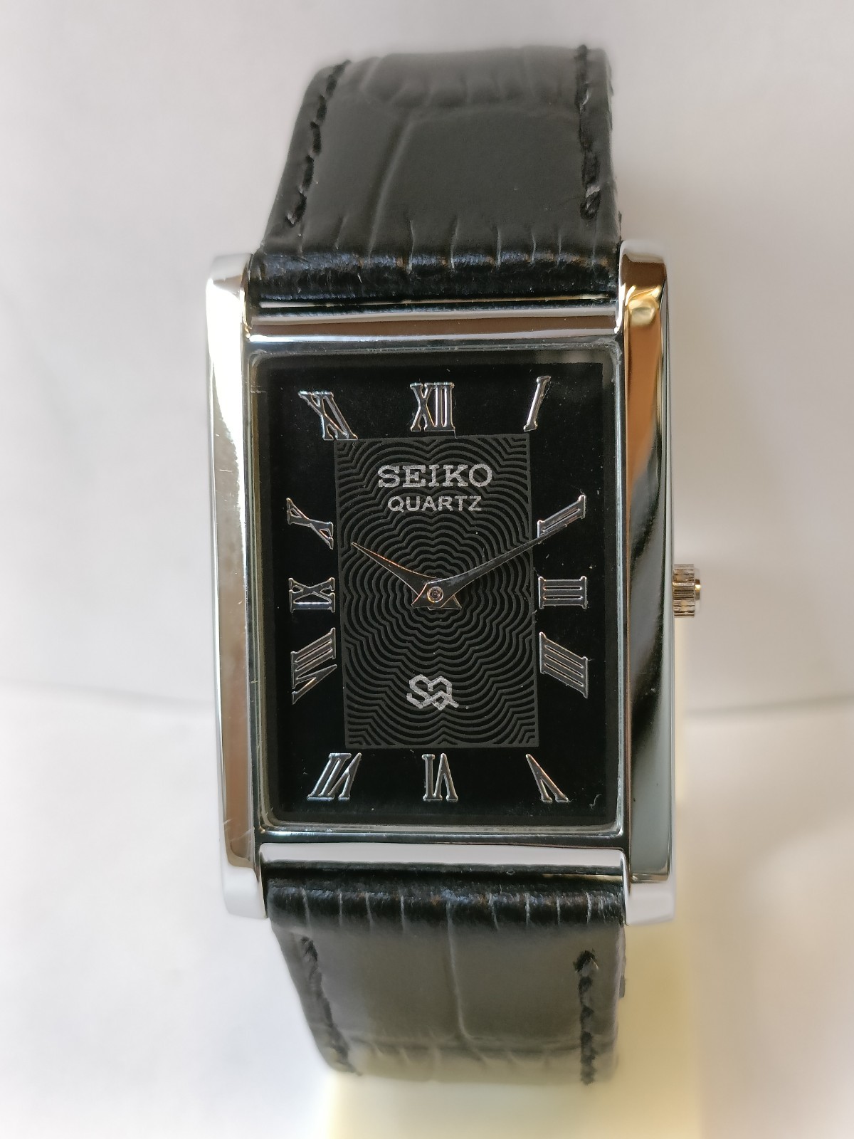 VINTAGE SEIKO SLIM QUARTZ BLACK DIAL JAPAN MEN’S WORKING DRESS WATCH