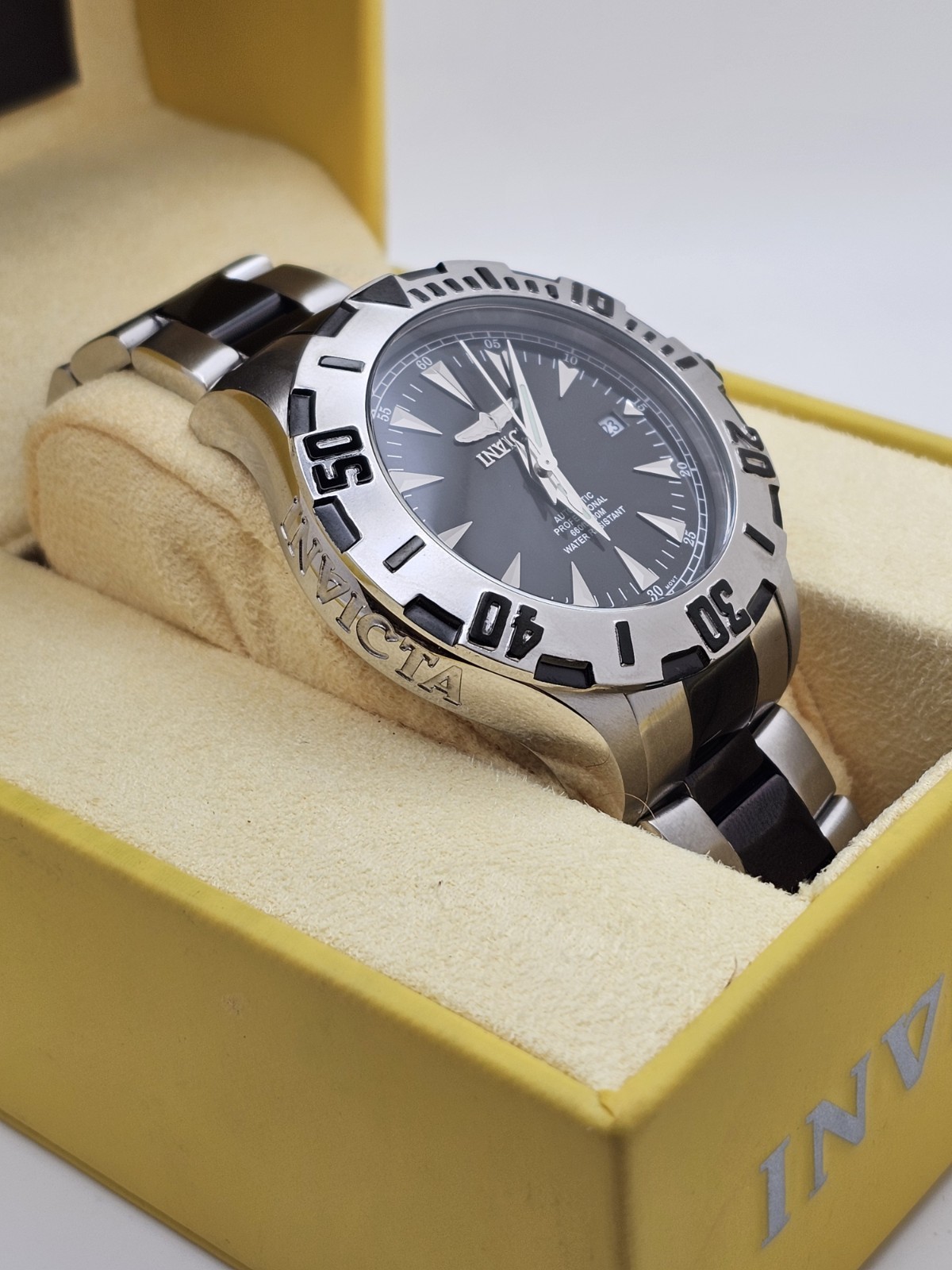 Neo-Vintage Invicta “OCEAN GHOST” Men Automatic Date Watch Black Dial Twotone