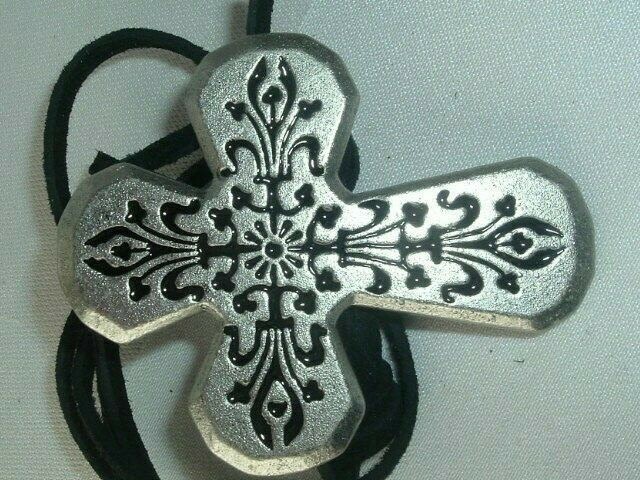 MEN’S SILVER TONE METAL GOTHIC CROSS BLACK ENAMEL INLAY LEATHER CORDING NECKLACE