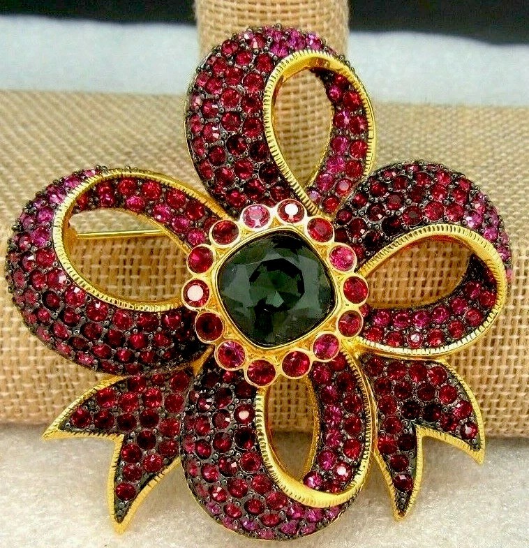 JOAN RIVERS EXTRAVAGANT FUCHSIA SWARVOSKI CRYSTAL BOW BROOCH PIN NIB RARE 3″