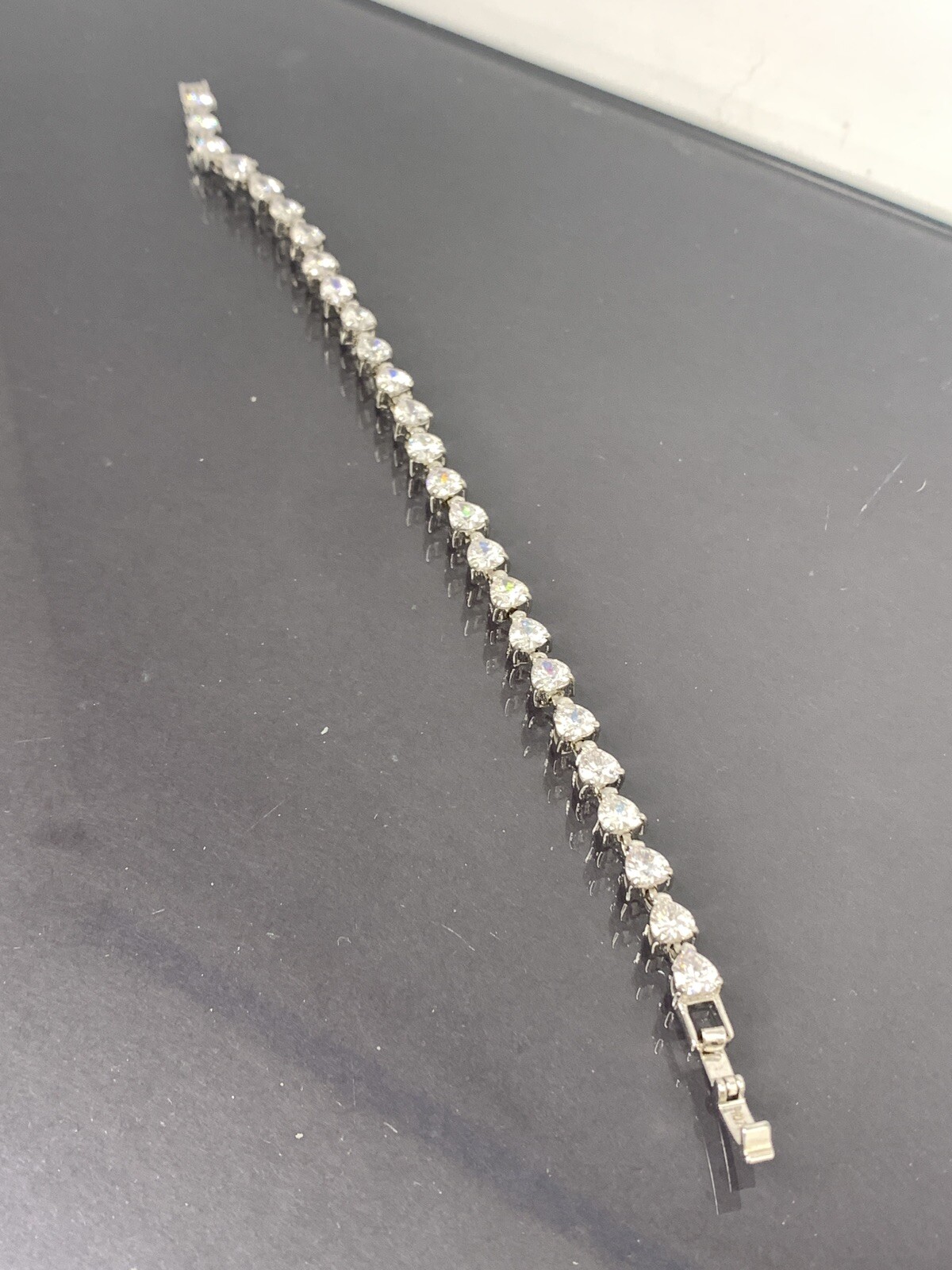 Silver Tone CZ Crystal Cubic Zirconia Heart Tennis Bracelet 7.75″ Trendy