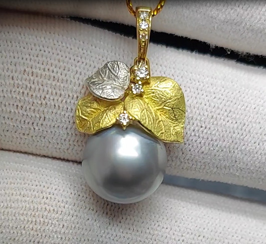 18K Gold Pt900 Two Tone Leaf Tahiti Pearl Pendant13.2mm Diamond Enhancer Bail