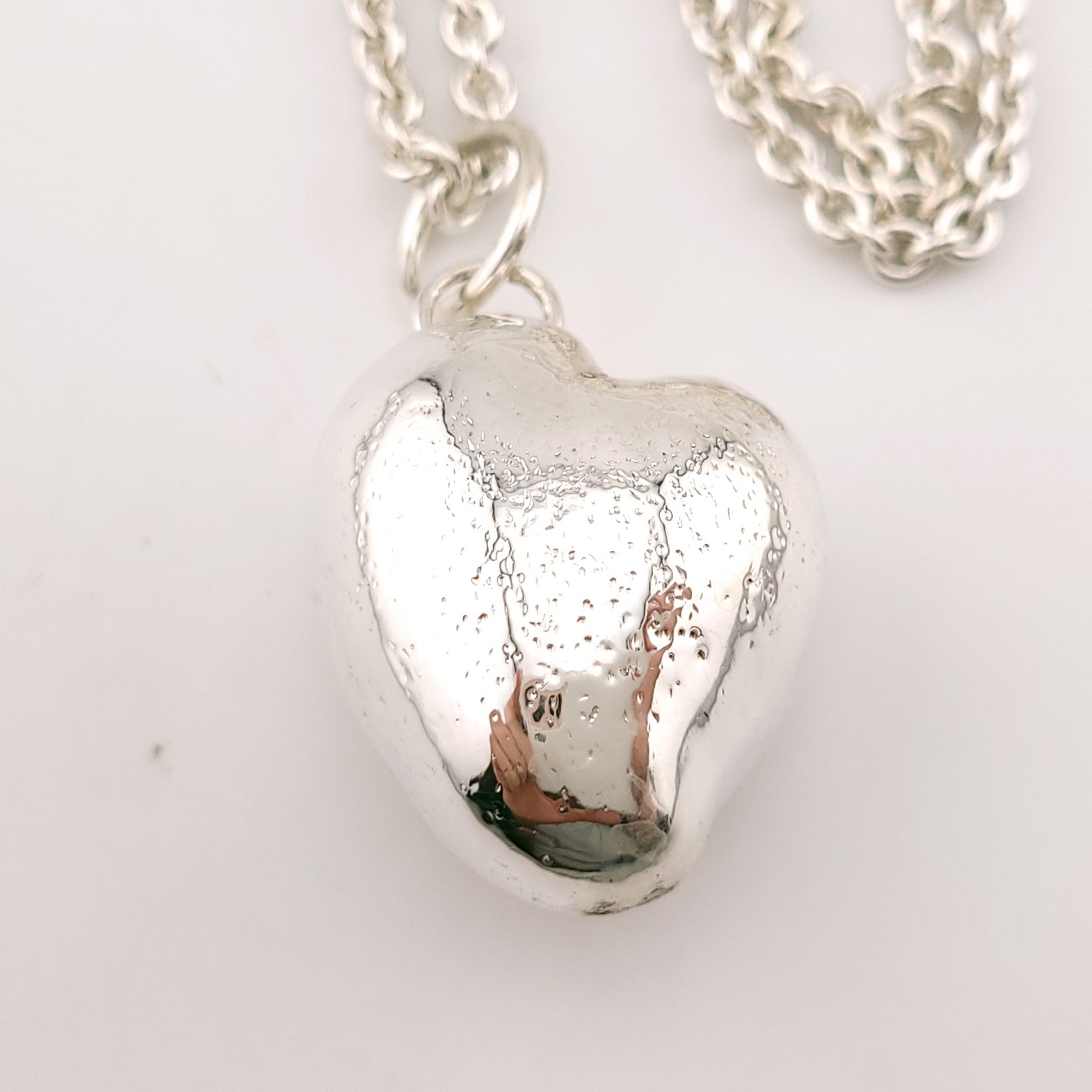 Susan Cummings SC Sterling Silver Strawberry Puffy Heart Chain Link 36″ Necklace