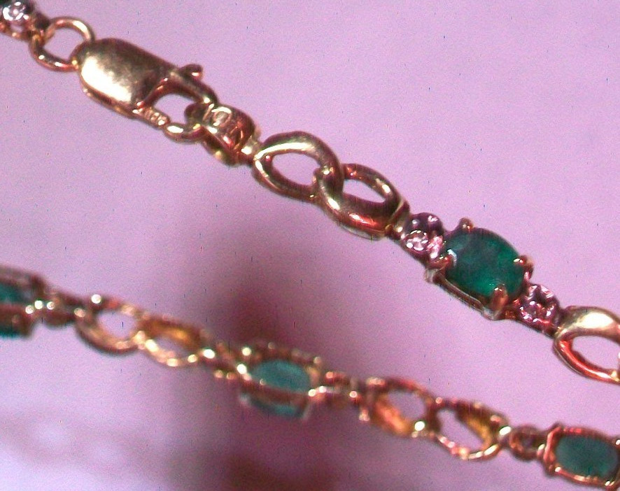 Vintage 10K Yellow Gold Oval Green Emeralds (10) Diamond (2) Bracelet 3.2 Grams