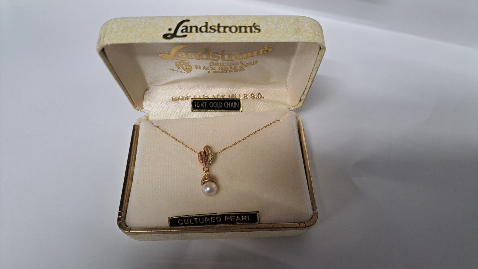 Landstrom’s Black Hills Gold, Cultured Pearl Necklace Pendant 10k12k w/18″ Chain