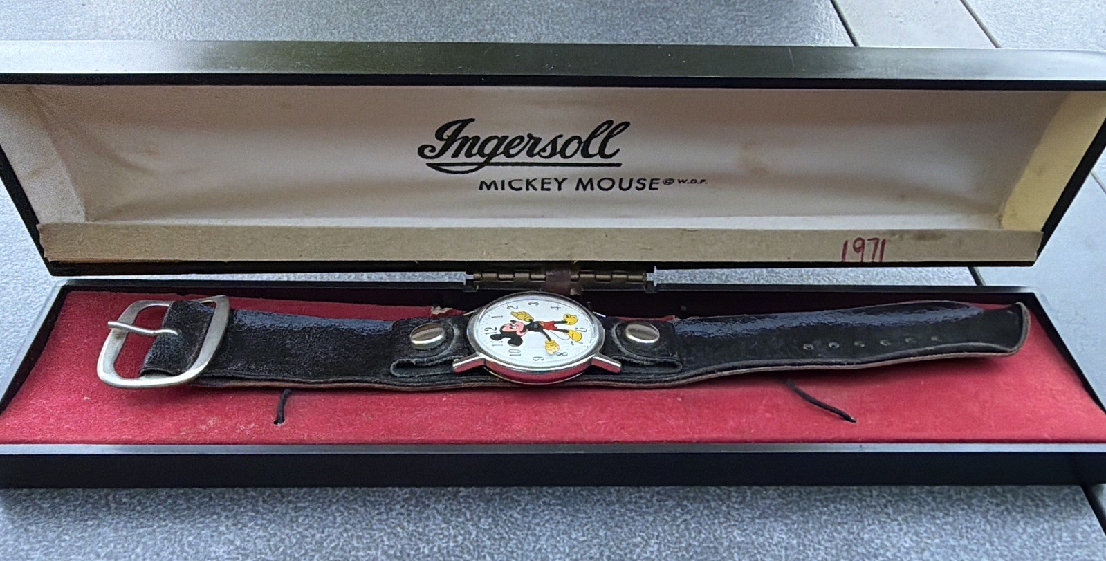Vintage Mickey Mouse Watch Ingersoll Disney Mechanical Wind Up Keeps Time!!!