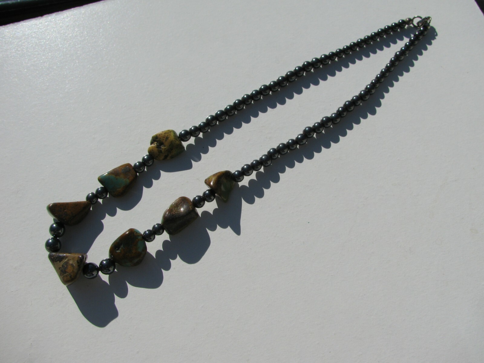 VTG. UNISEX RARE CHUNKY GREEN BLUE BROWN TURQUOISE 18MM. HEMATITE BEAD NECKLACE