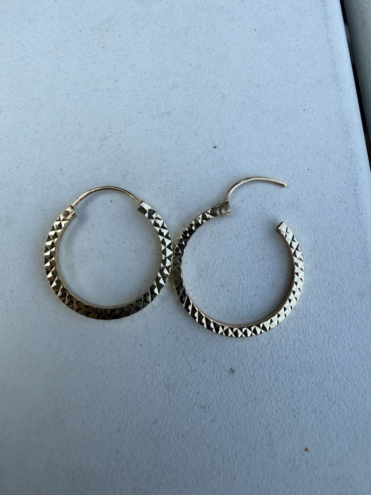 Vintage 14k Yellow Gold Endless Style Faceted Geometric 15mm Hoop Earrings