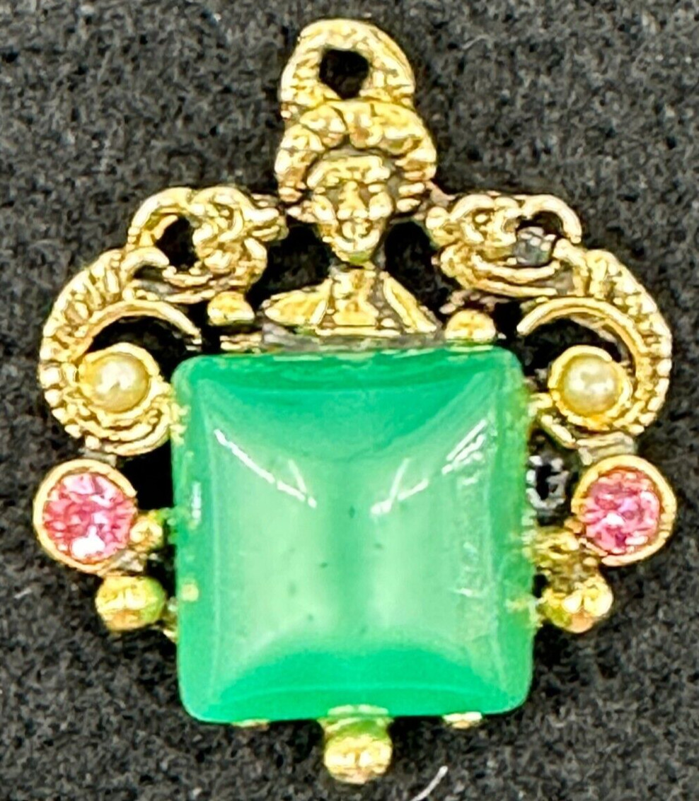 Asian Style Gold Tone Geisha Faux Jade Stone Rhinestone Accents Charm Pendant