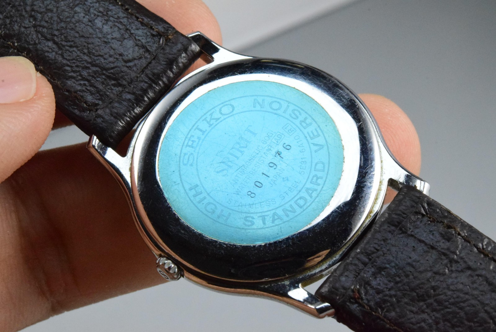 Vintage watch Seiko Contemporary Basic 5E31-6A10 Creamy Men Quartz Round 32mm
