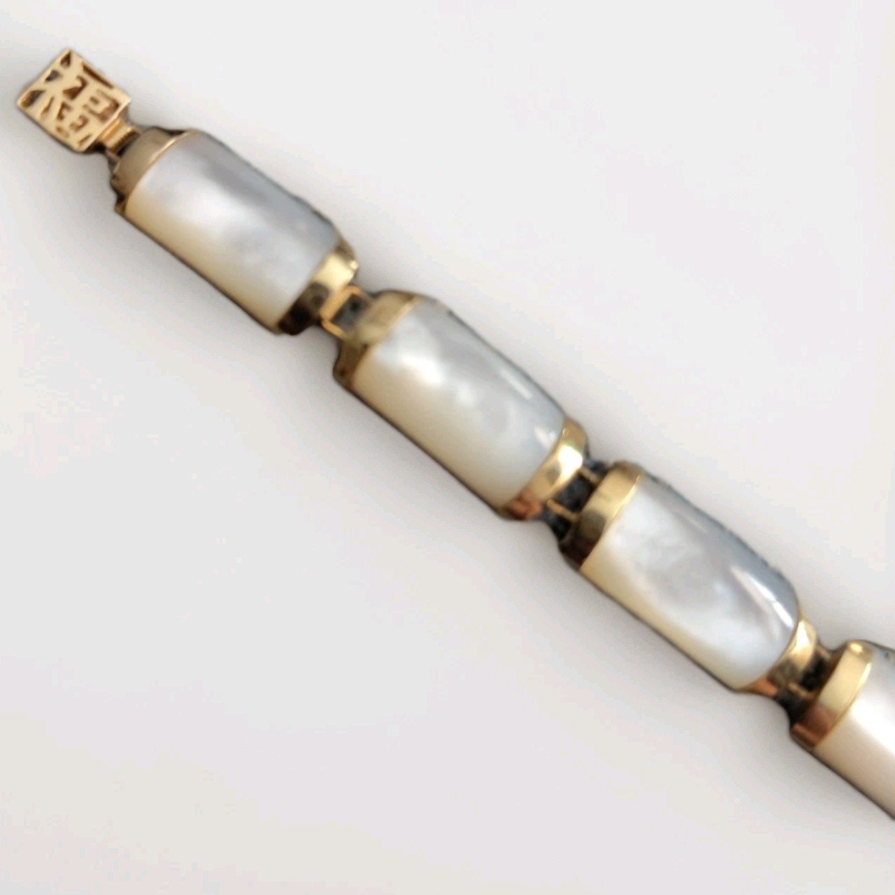 14K Yellow Gold Mother Of Pearl Gemstone Panel Tennis Bracelet Vintage Push Lock
