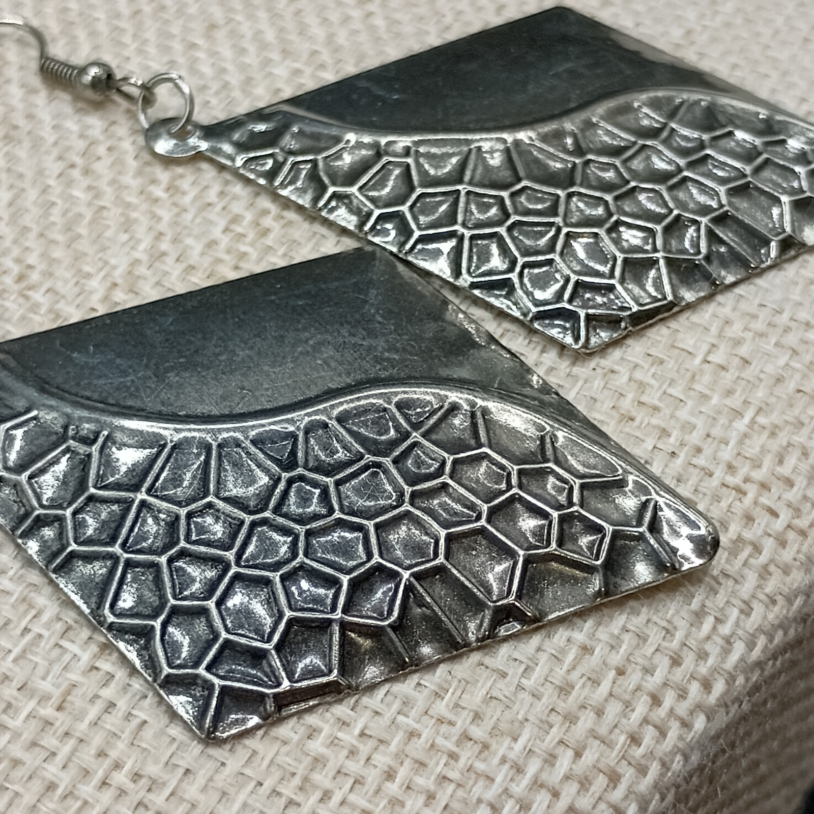 Modernist Repousse Kite Earrings Gunmetal Tone Dangle Drop Textured Light 3.25″