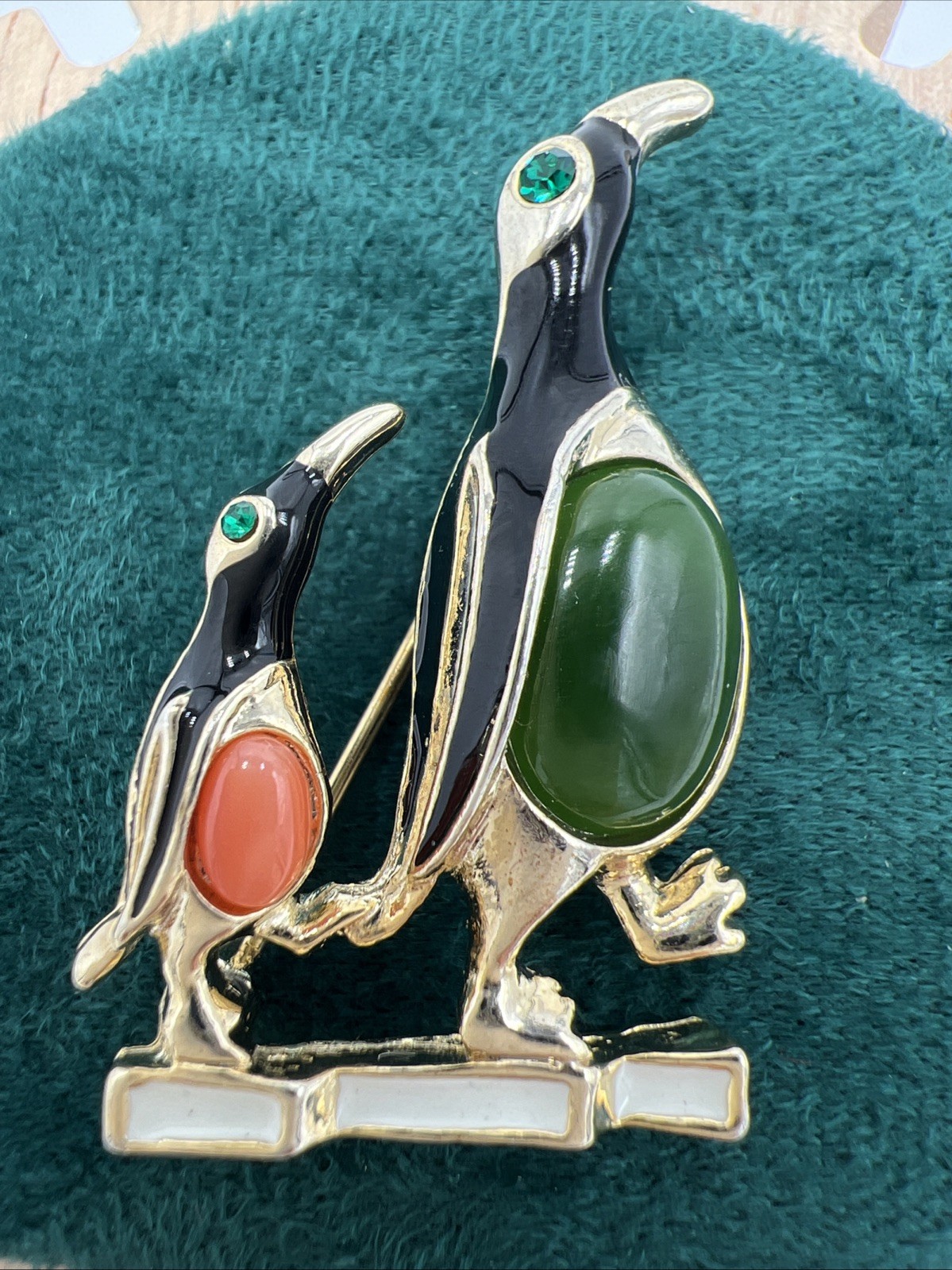 Jellybelly Penguins Marching Pin Brooch Vintage Gold Tone Enameled Real Stone