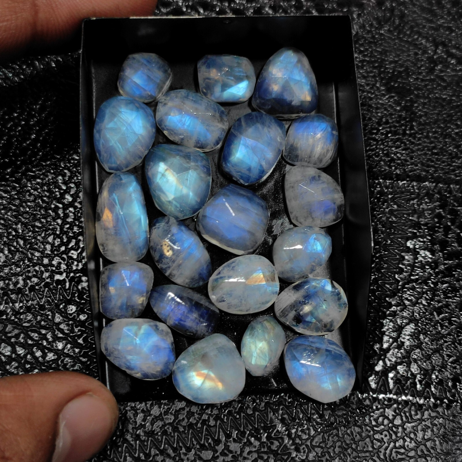100 % Lovely Natural Blue Shine Faceted Rainbow Moonstone Loose Gemstone Lot