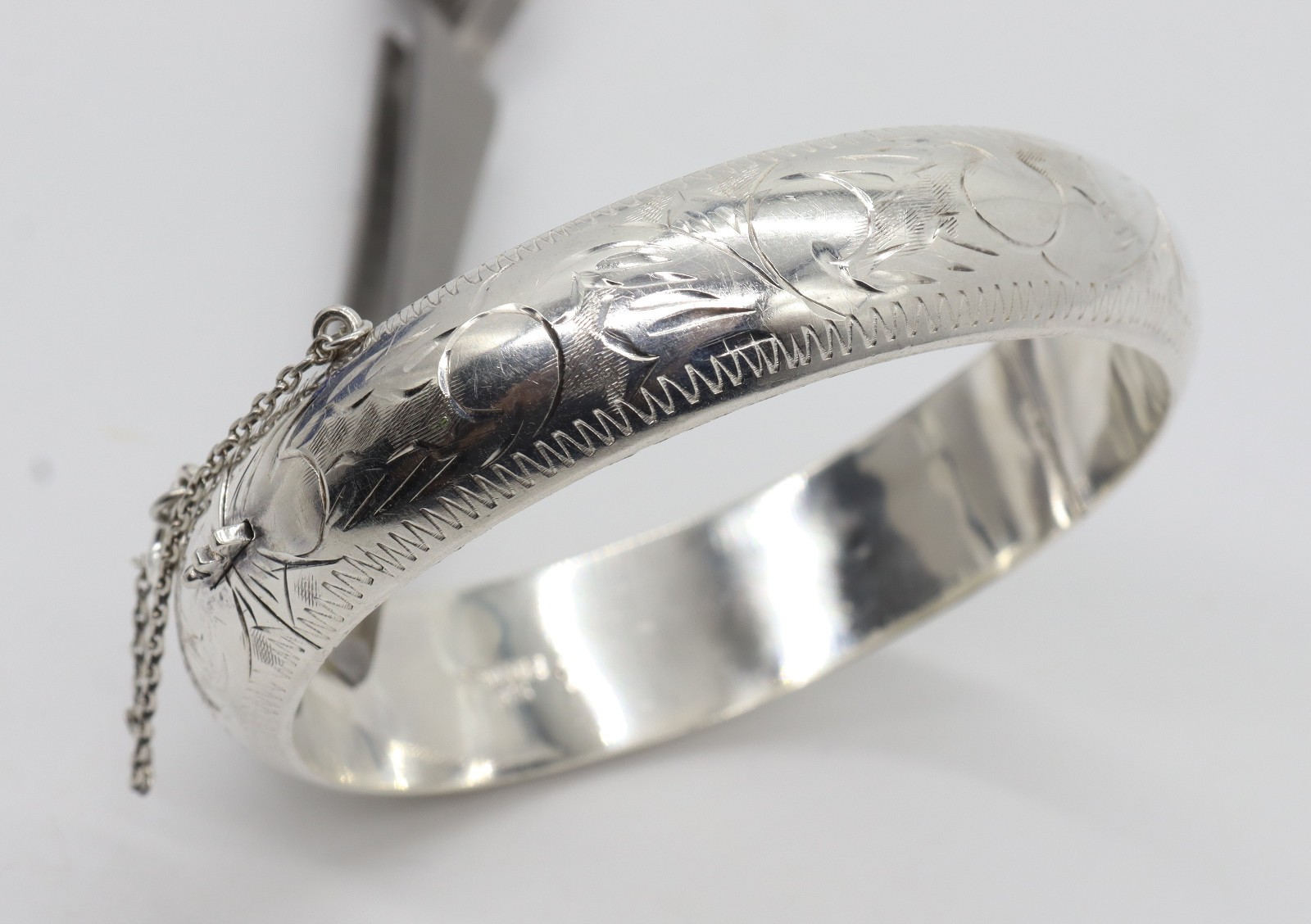 Sterling Silver 14mm Engraved Bangle Bracelet Safety Chain 26.92 grams lite ding