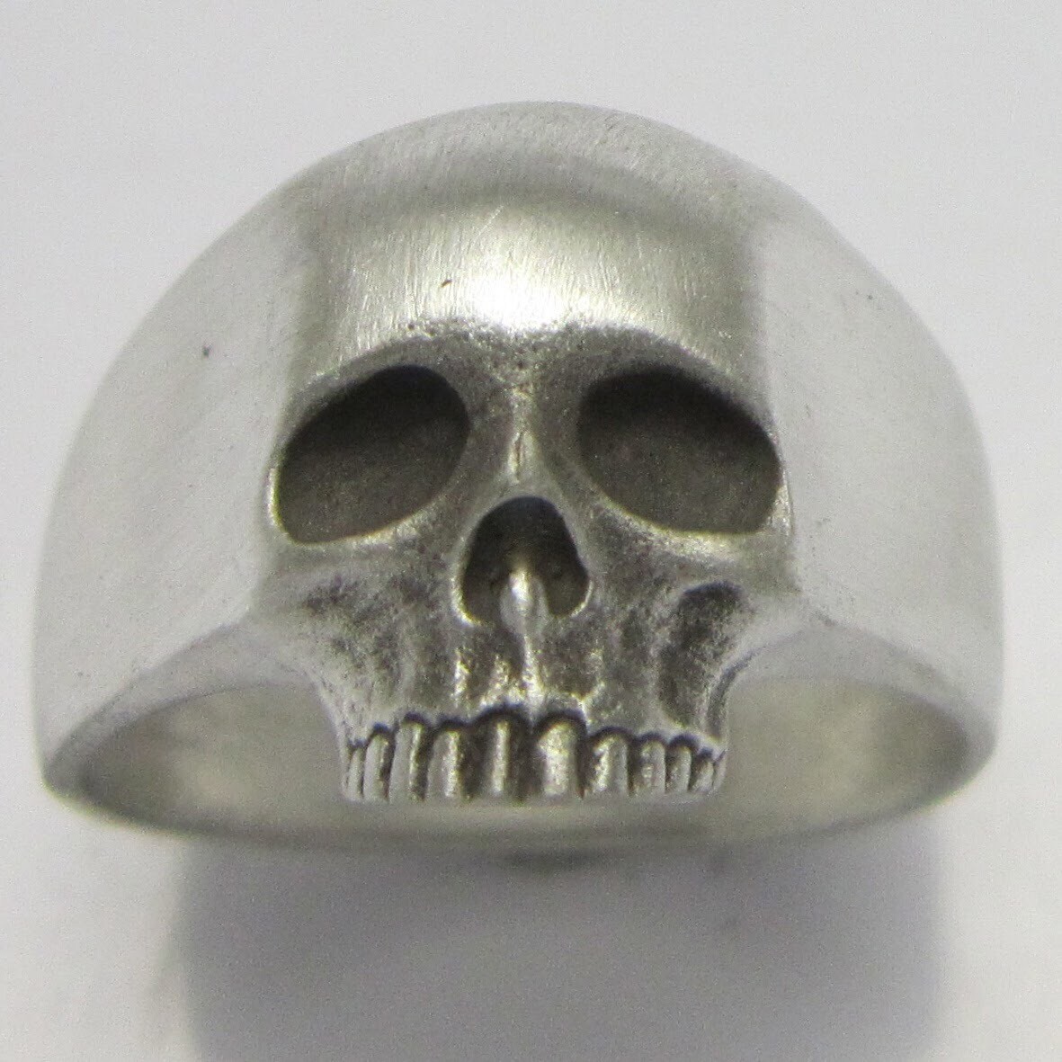 MJG STERLING SILVER KR SKULL RING. SMALL. SZ 10. 18 GRAMS. KEITH.