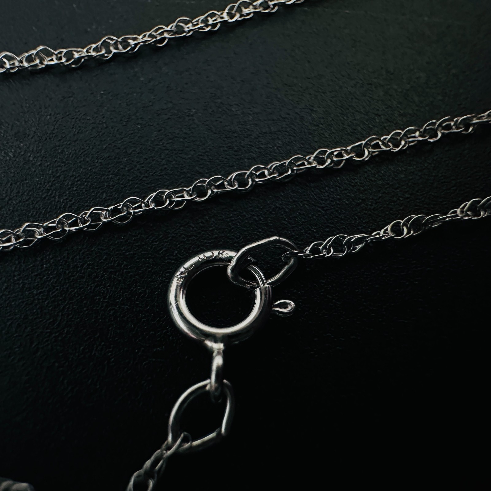 Solid 10K White Gold Thin Prince of Wales Link Chain Necklace, .8mm, 20 1/8″