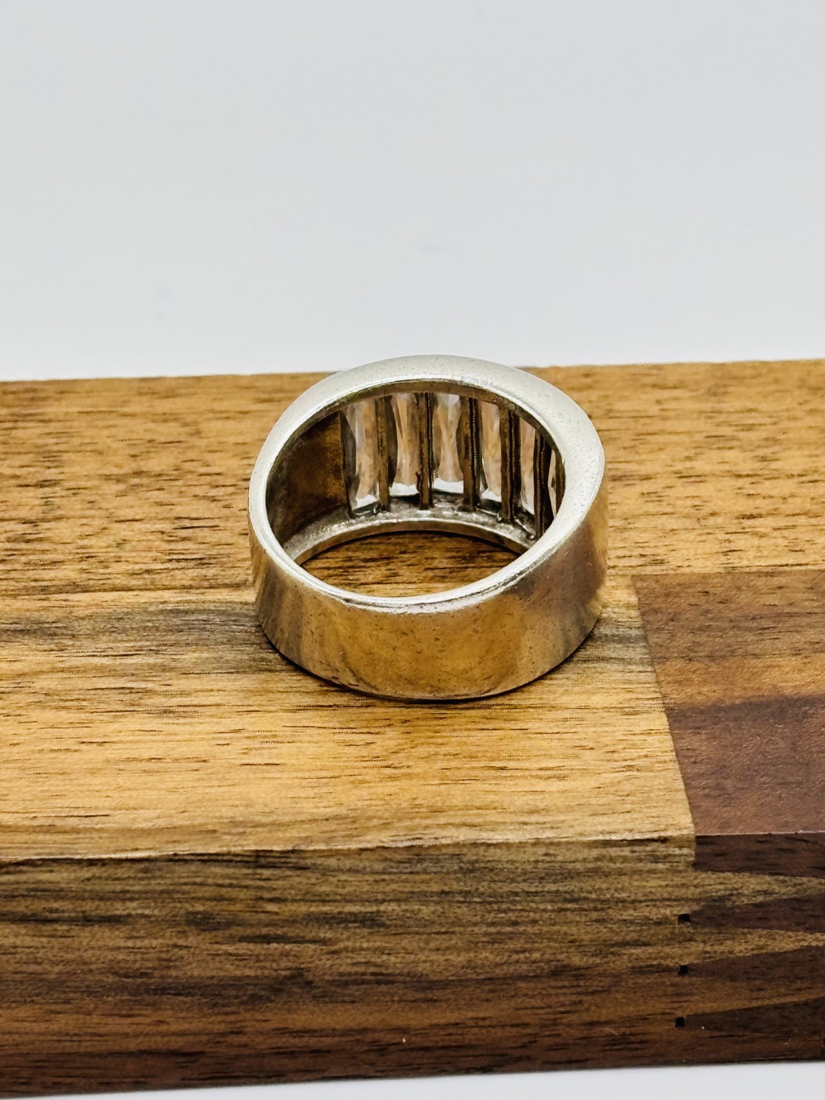 925 silver ring 8.8grams cz stones size 8