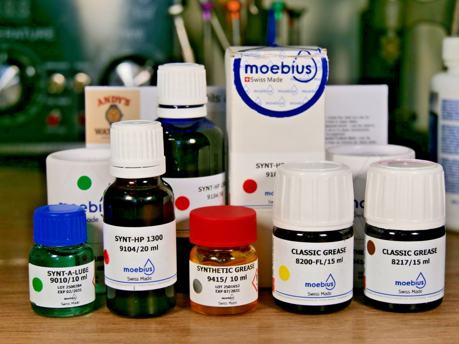 Moebius Watch Oils: 9010, 9104, 9415, 8200, 8217: 0.1-0.5ml (optional oilers)