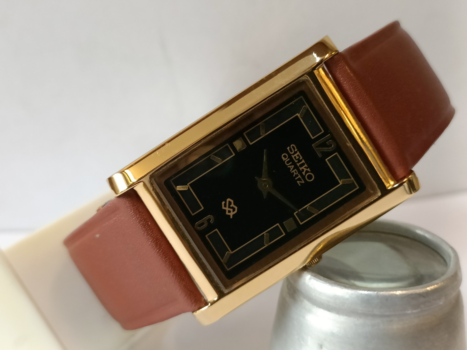VINTAGE SEIKO SLIM QUARTZ BLACK DIAL JAPAN MEN’S WORKING DRESS WATCH