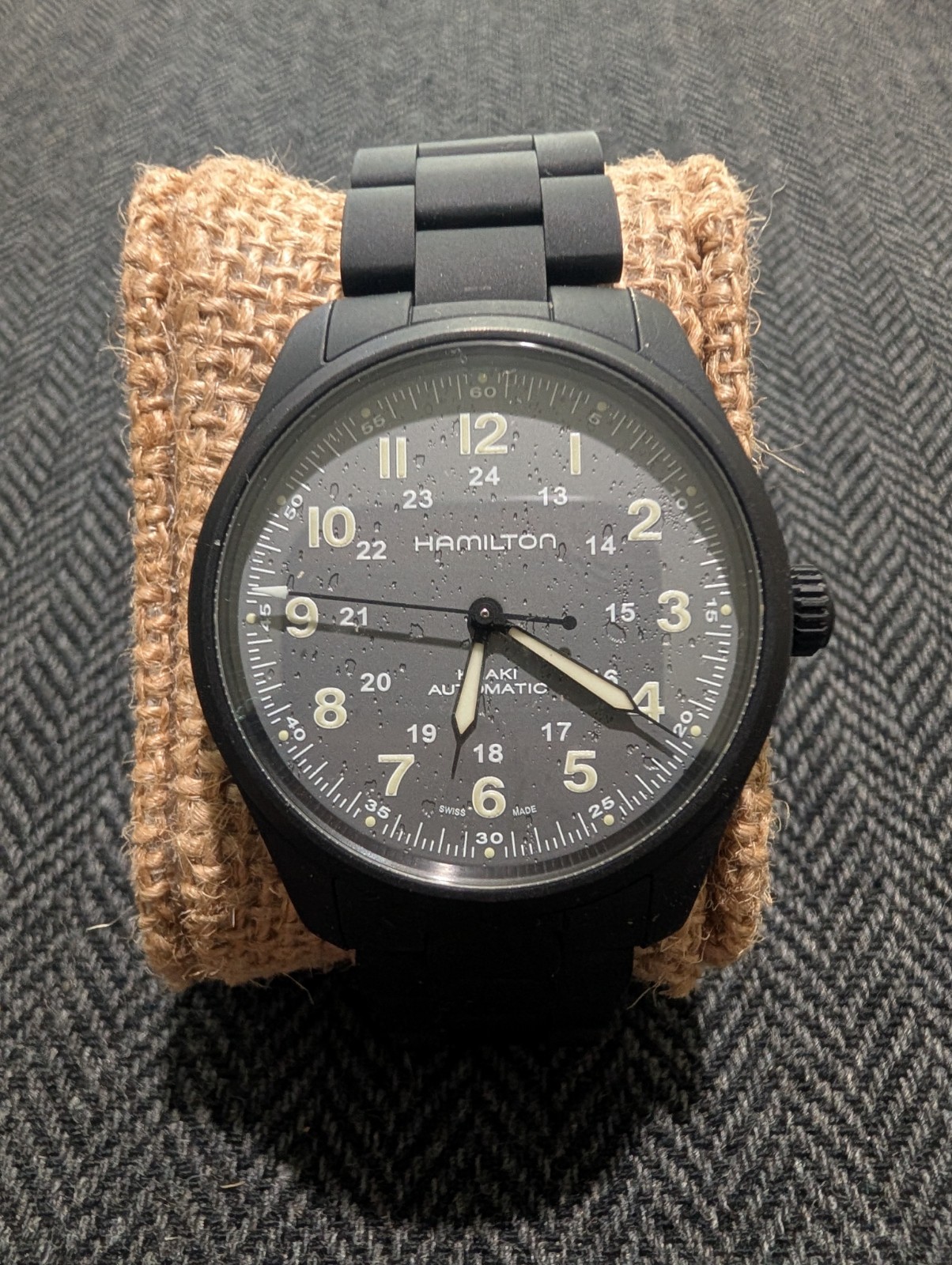 Hamilton Khaki Field Automatic Concrete gray dial, Black Titanium PVD – 38mm
