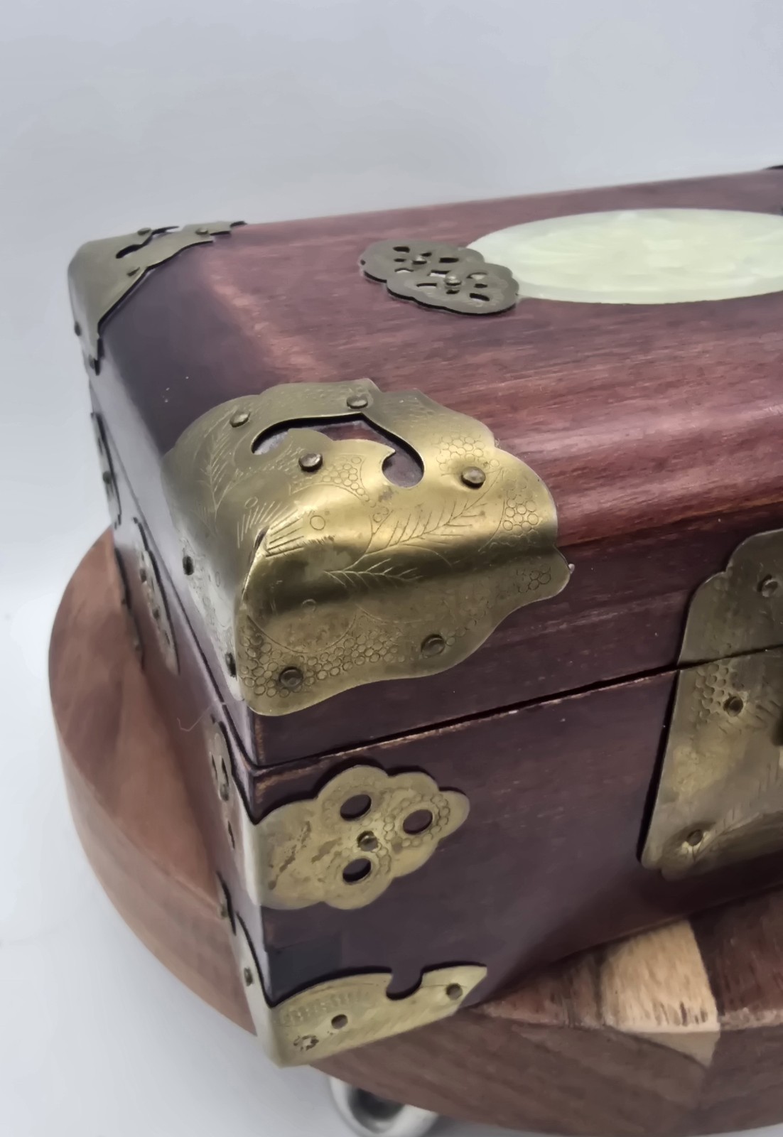 VTG Shanghai – Rosewood Brass Jewelry Box – Carved Jade Medallion Asian * READ