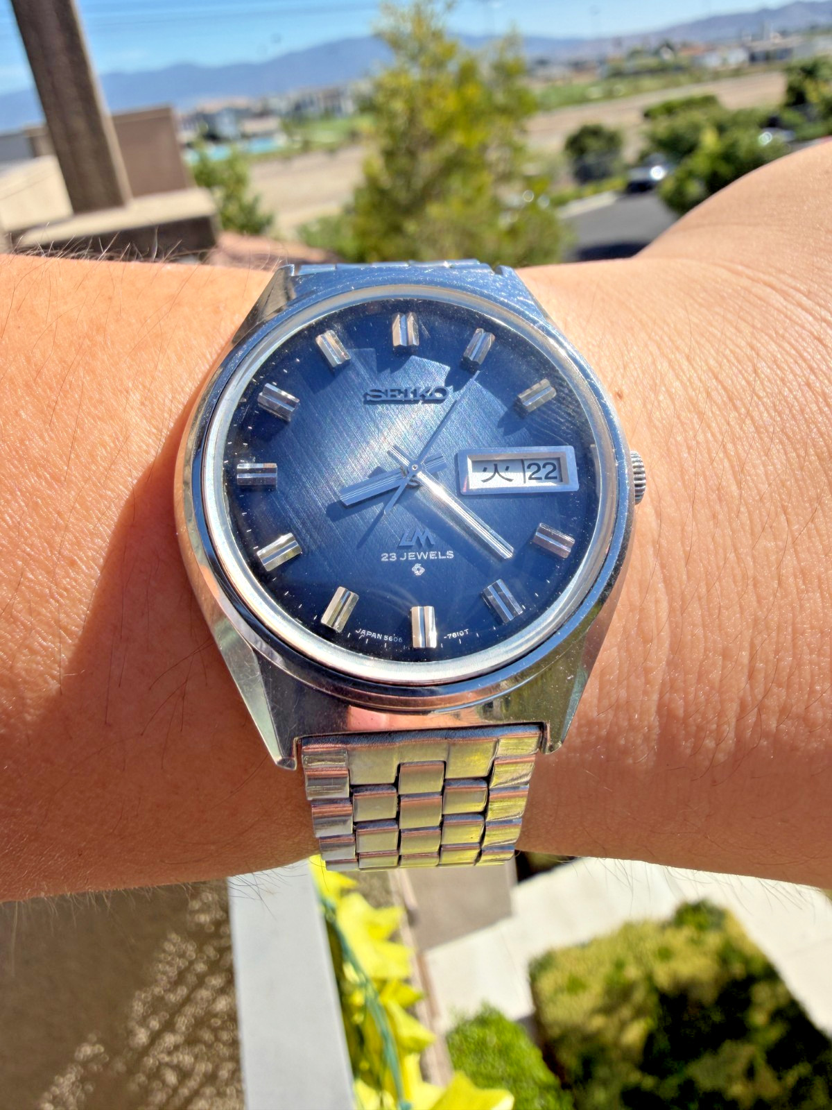 Vintage Seiko Lord Matic LM 5606-7260 Day Date Blue Gradient Dial (1972)