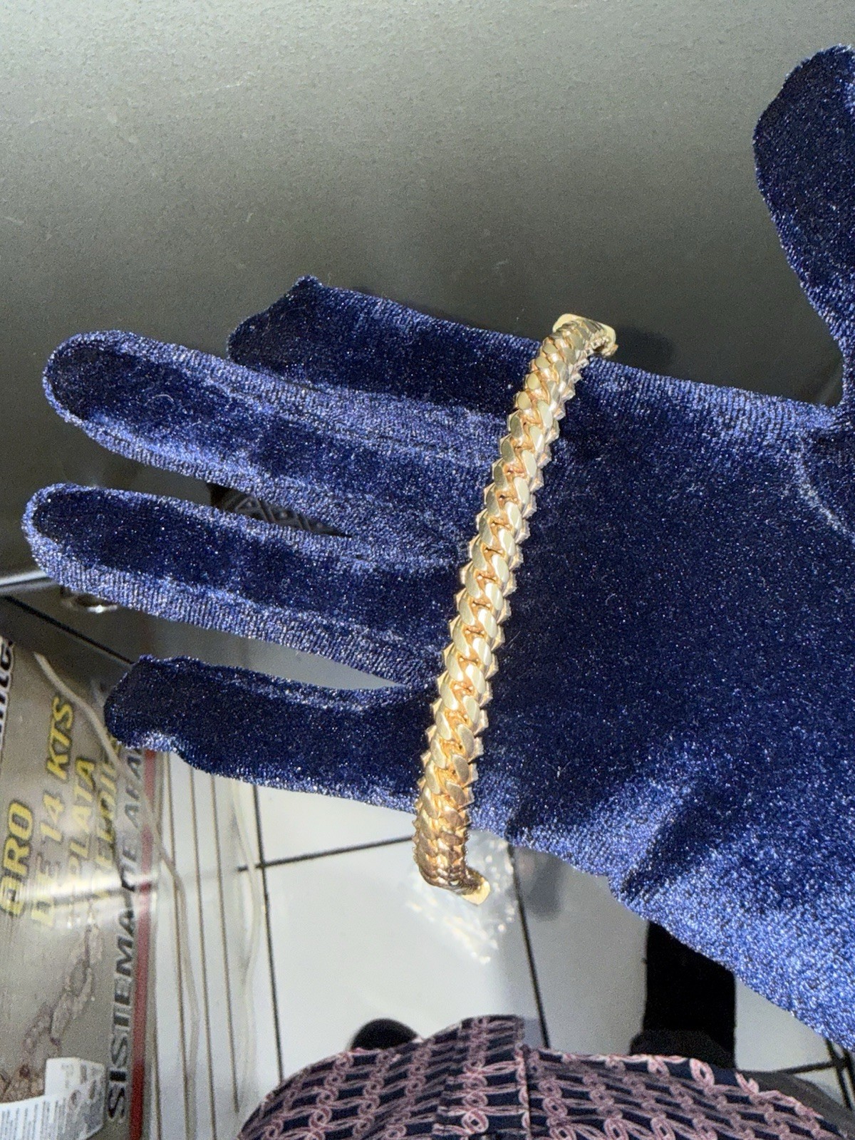 10kt Men’s Cuban Link Bracelet with natural diamonds, Box Clasp Closure