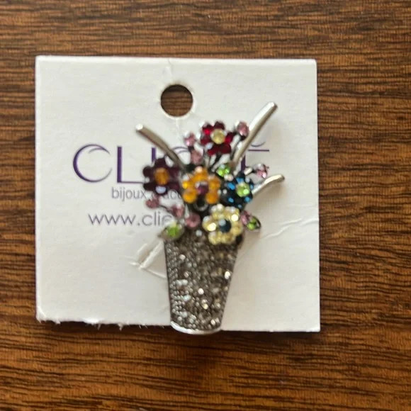 Cliche Albania — Jeweled brooches – set of 2