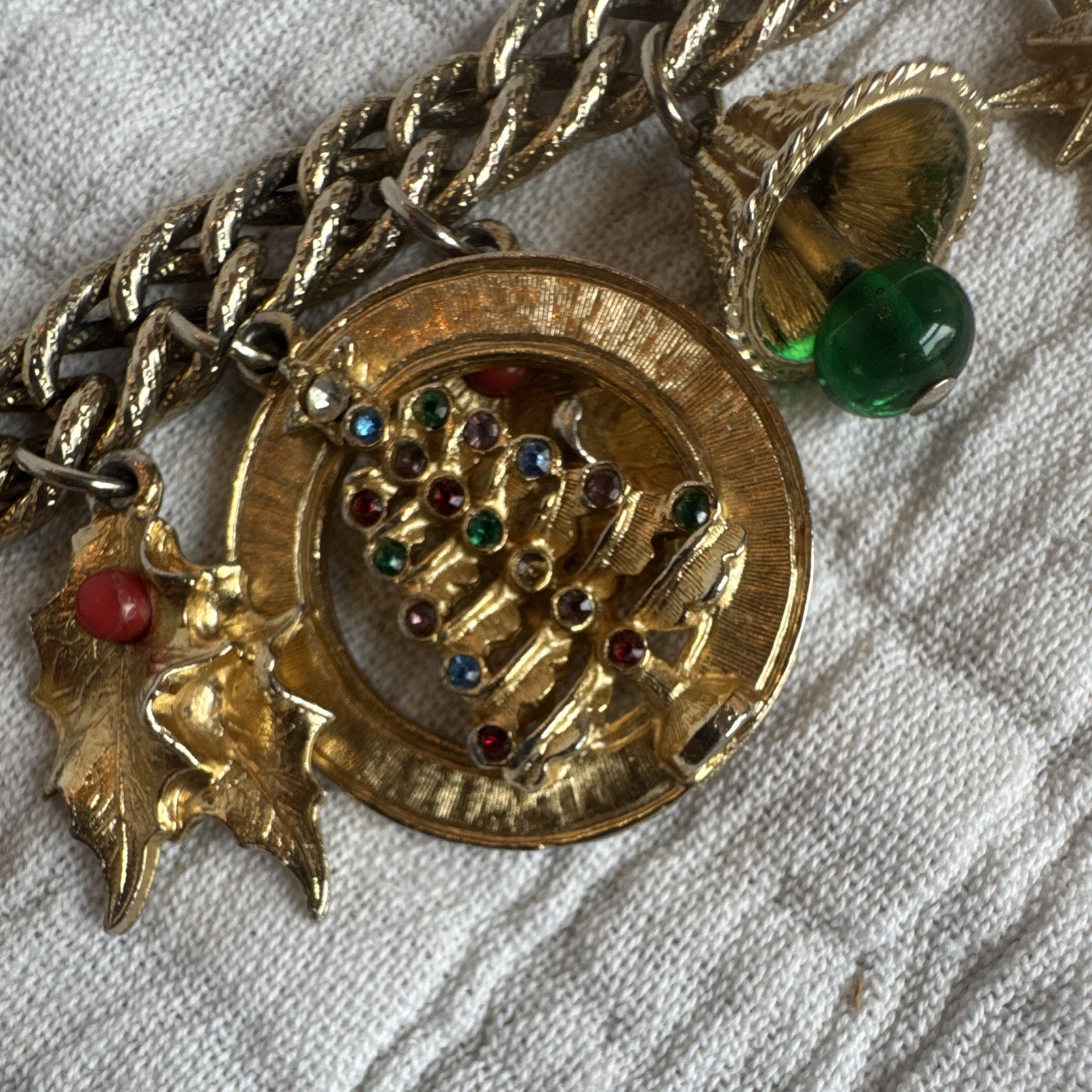 Gold Tone Curb Link Christmas Charm Bracelet Lobster Closure Tree Bell Holly