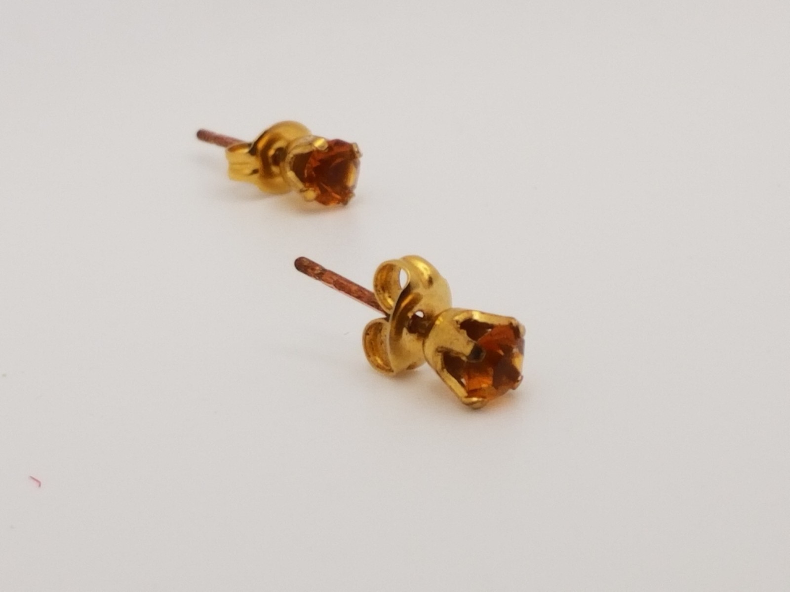 Vintage Gold Tone Stud/ Post Style Earrings Faux Topaz? Amber Glass Jewel 4mm