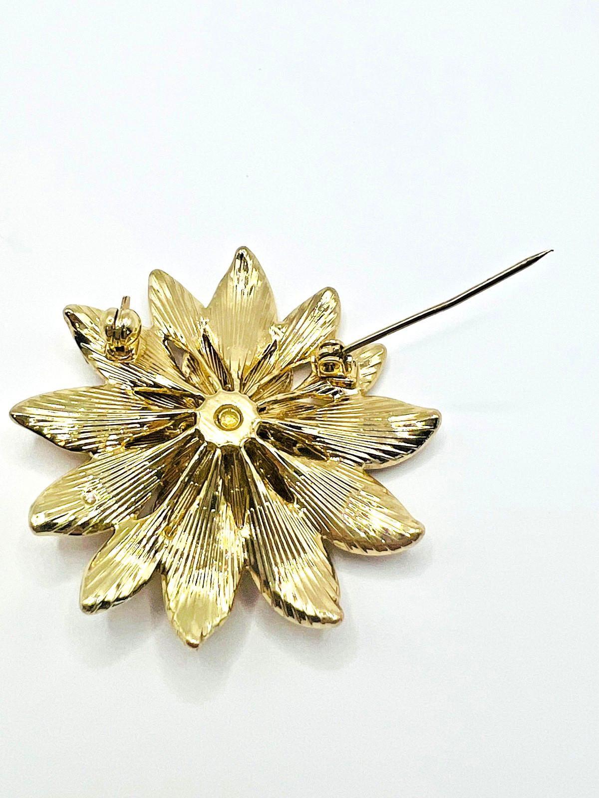 MACY’S HOLIDAY LANE Glitter Epoxy Christmas Poinsettia Brooch; Gold Tone Pin