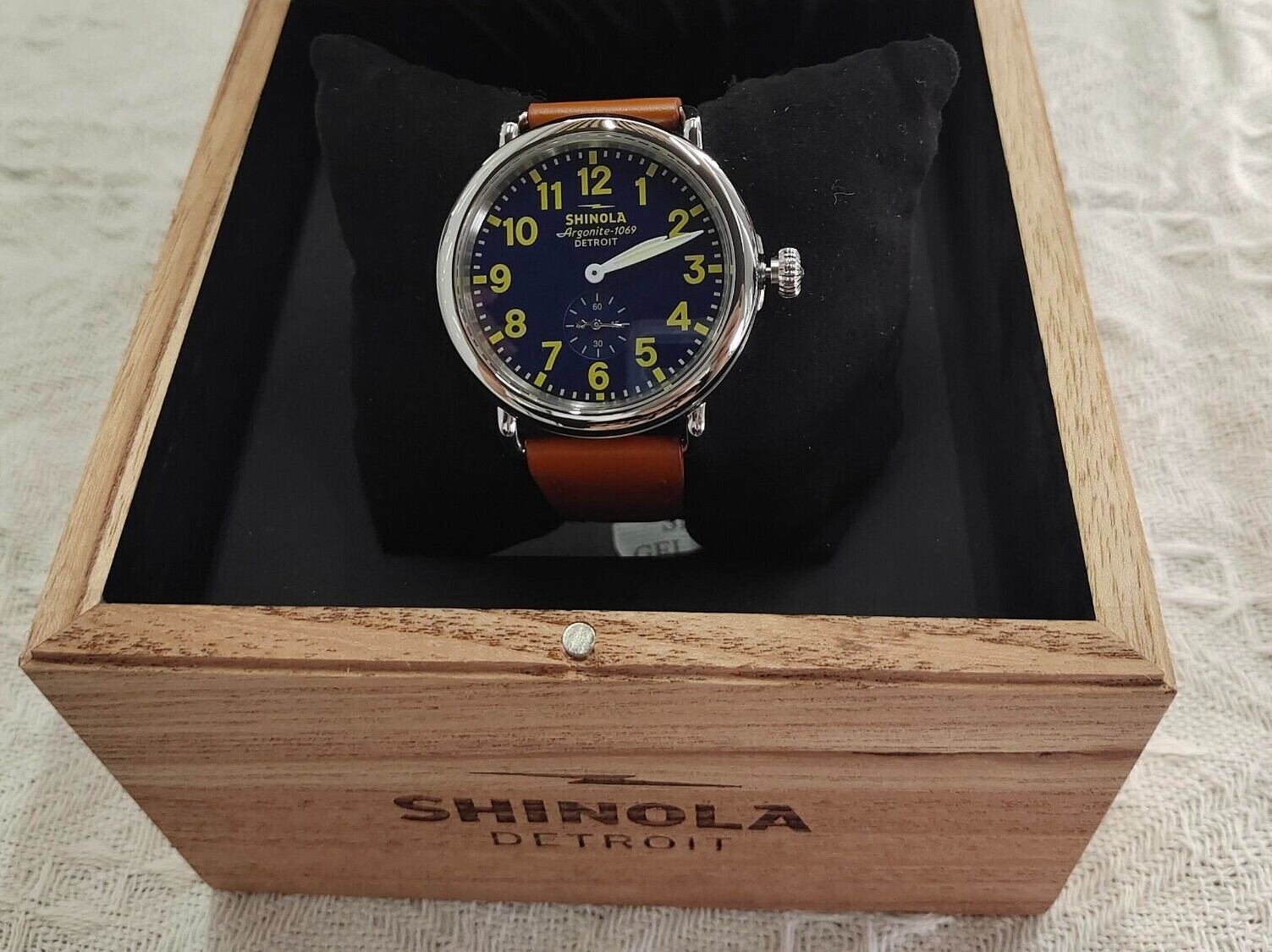 New Shinola Runwell Blue Dial With Brown Leather Strap Watch 41mm Men Women