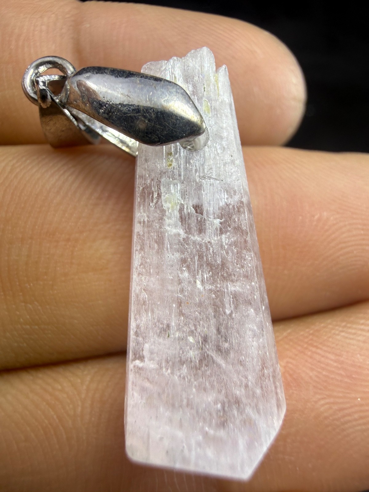24pcs Natural Kunzite Crystal Point Pendants Bulk Lot Raw Spodumene Stick 114g