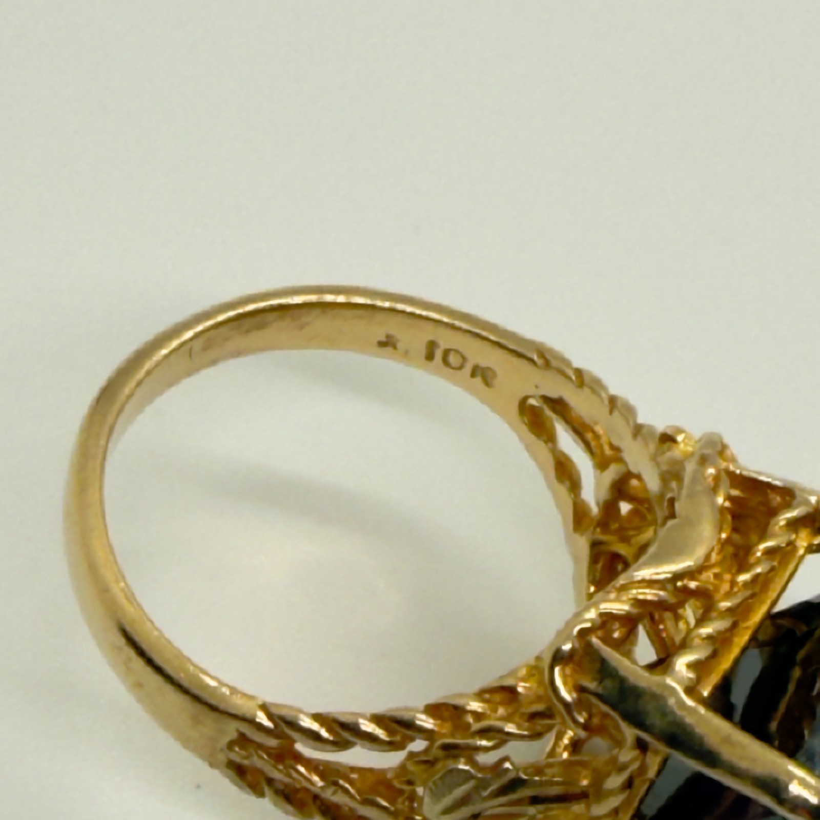 Vintage Landstrom’s Black Hills Gold 10K & 12K Synthetic Alexandrite Ring Sz 6