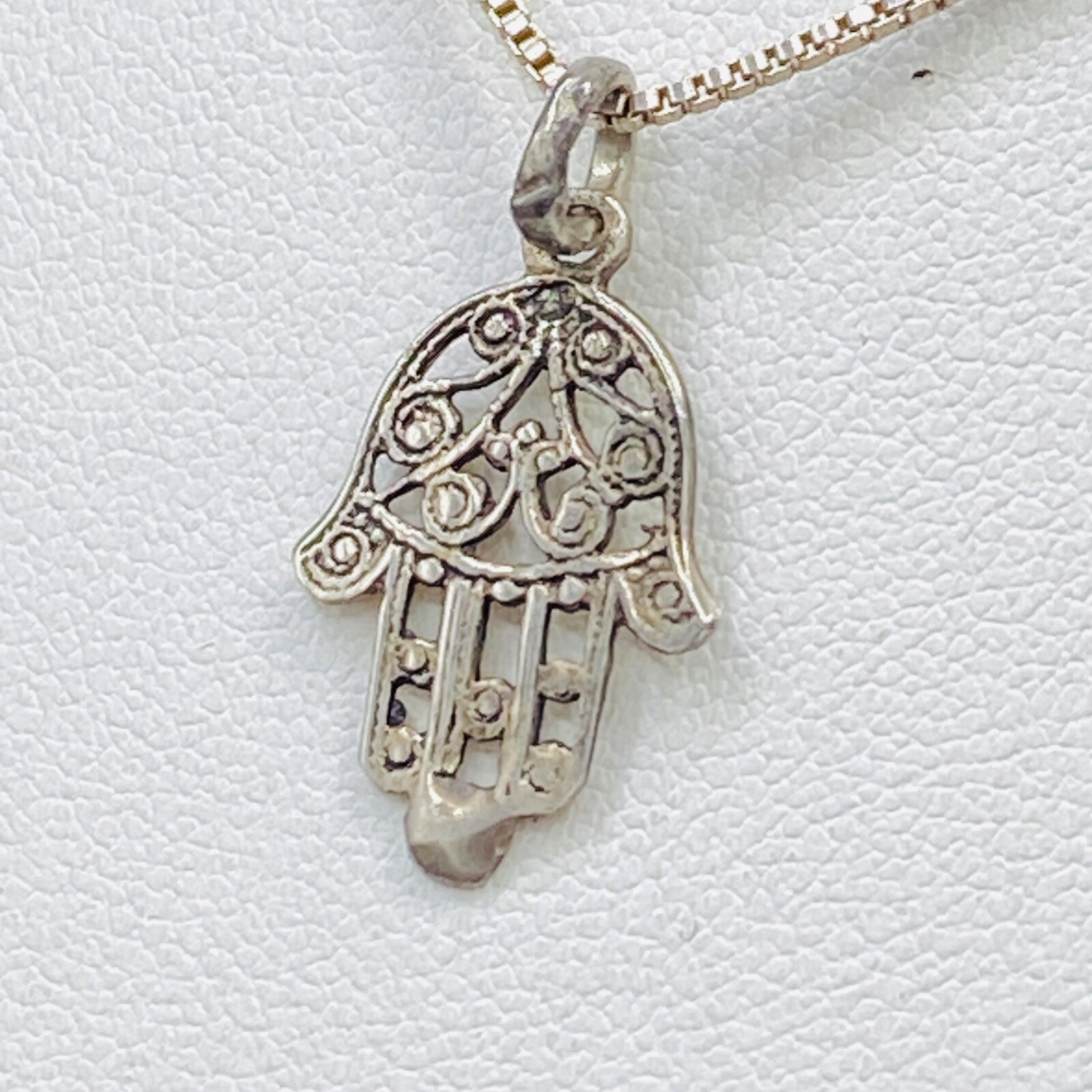 HAND OF FATIMA Hamsa Pendant 20mm Vintage Approx 40cm Box Silver Tone Chain 3g