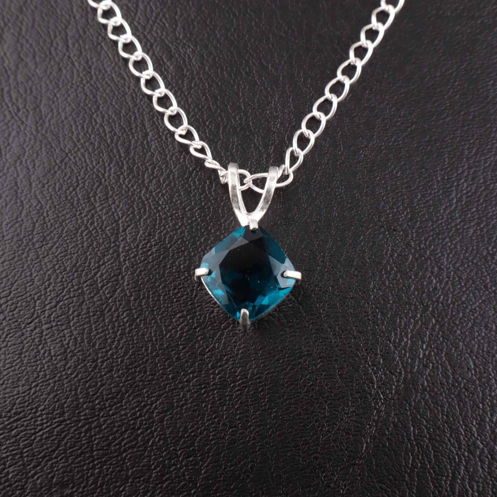 Apatite Gemstone 925 Sterling Silver Jewelry Handcrafted Pendant 0.93” For Gift
