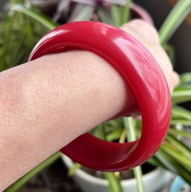 Vtg Dark Pink Raspberry Moonglow Lucite Bangle Bracelet MCM Estate Retro Vibes