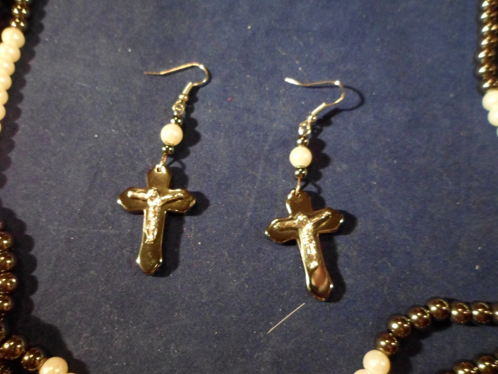 Hematite, White Glass Bead Earrings & Necklace 30″ in Stainless Steel – 90.00CTW