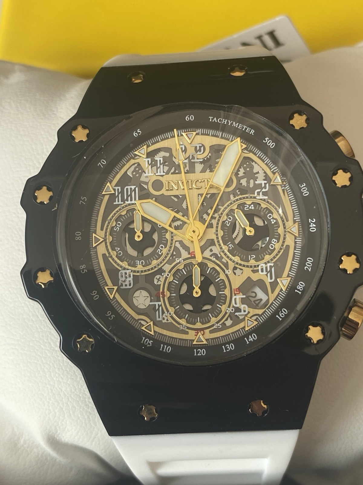 Brand New Invicta Racing Vaulthan Men’s Watch 44mm White (69653) TachyMeter