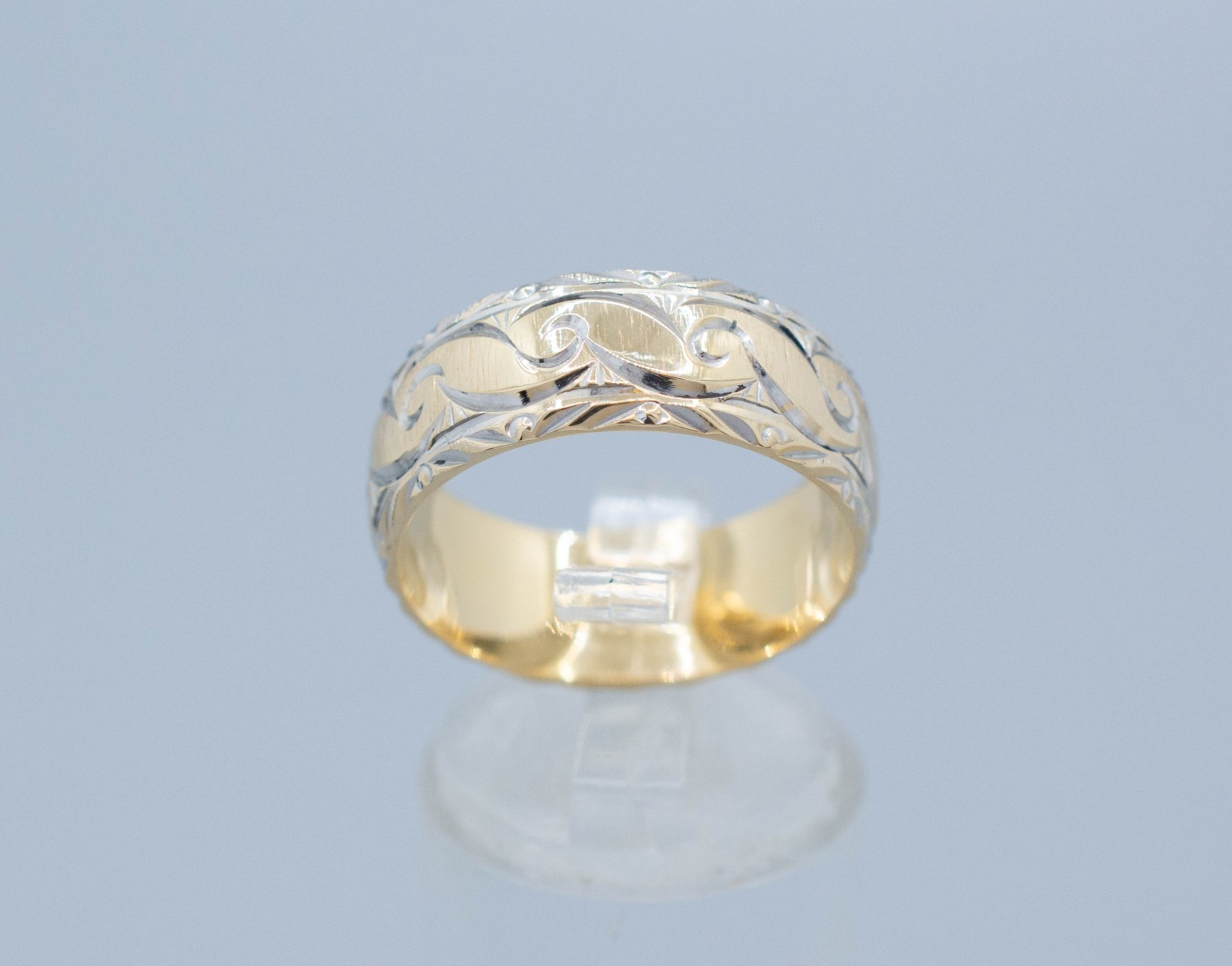 (MA4) Ladies 14K Two Tone Gold Band Ring 6.9 Grams Size 8.5 – 7.89 mm