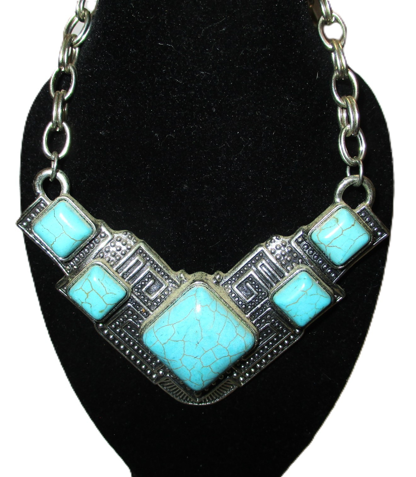 VINTAGE SOUTHWESTERN TRIBAL CHEVRON NECKLACE,TURQUIOSE COLOR HOWLITE,SILVERTONE