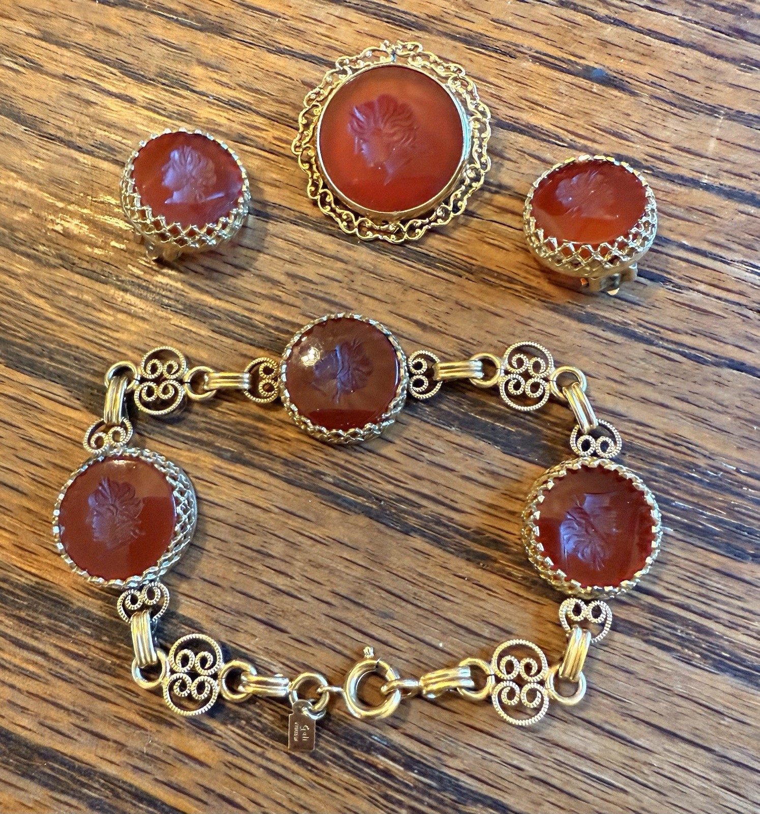 Vintage 1-20/ 12K Gold Filled Intaglio Cameo Set Tested