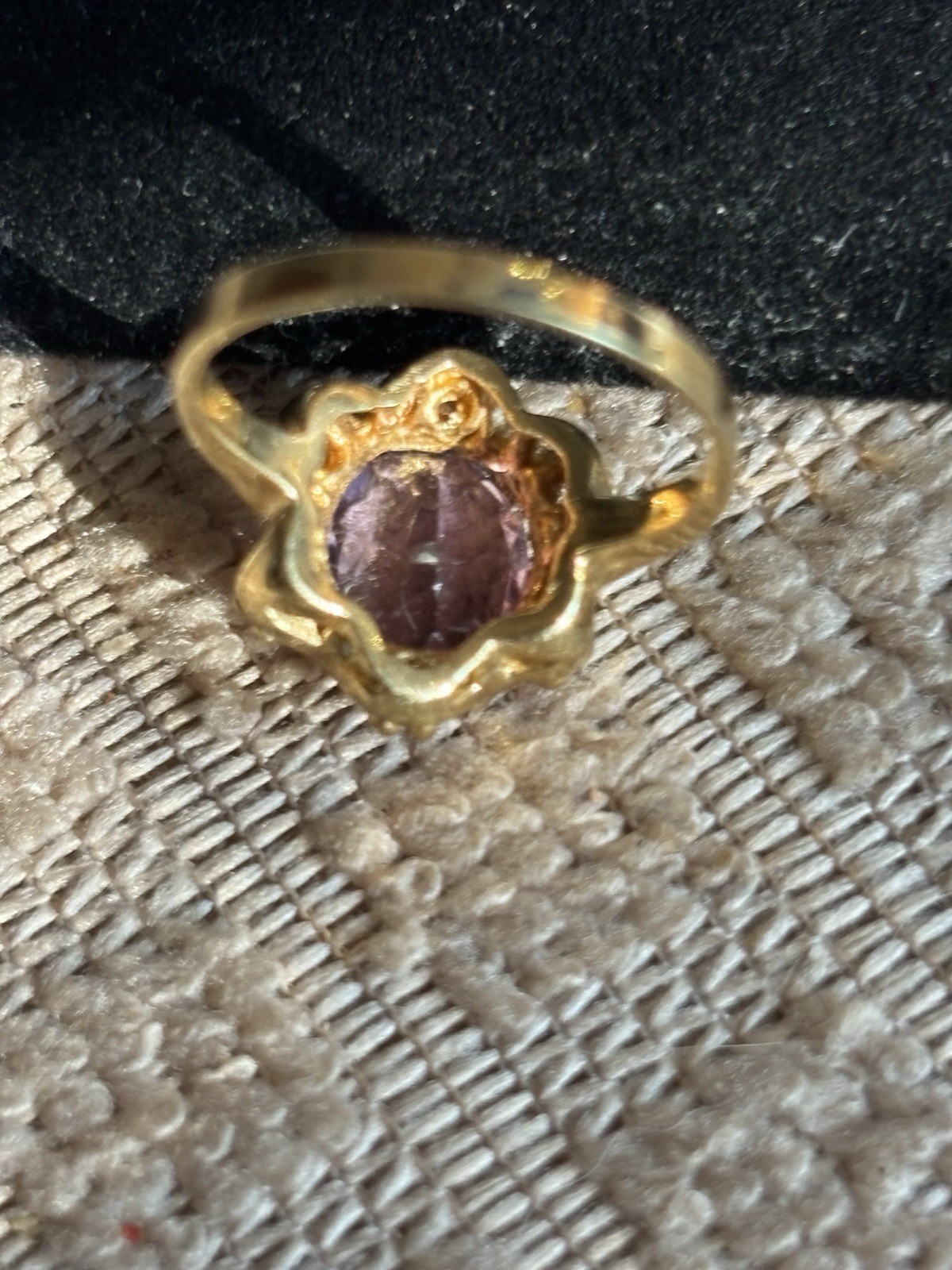 Amethyst Gemstone Gold Ring Diamonds 2.91 Grams