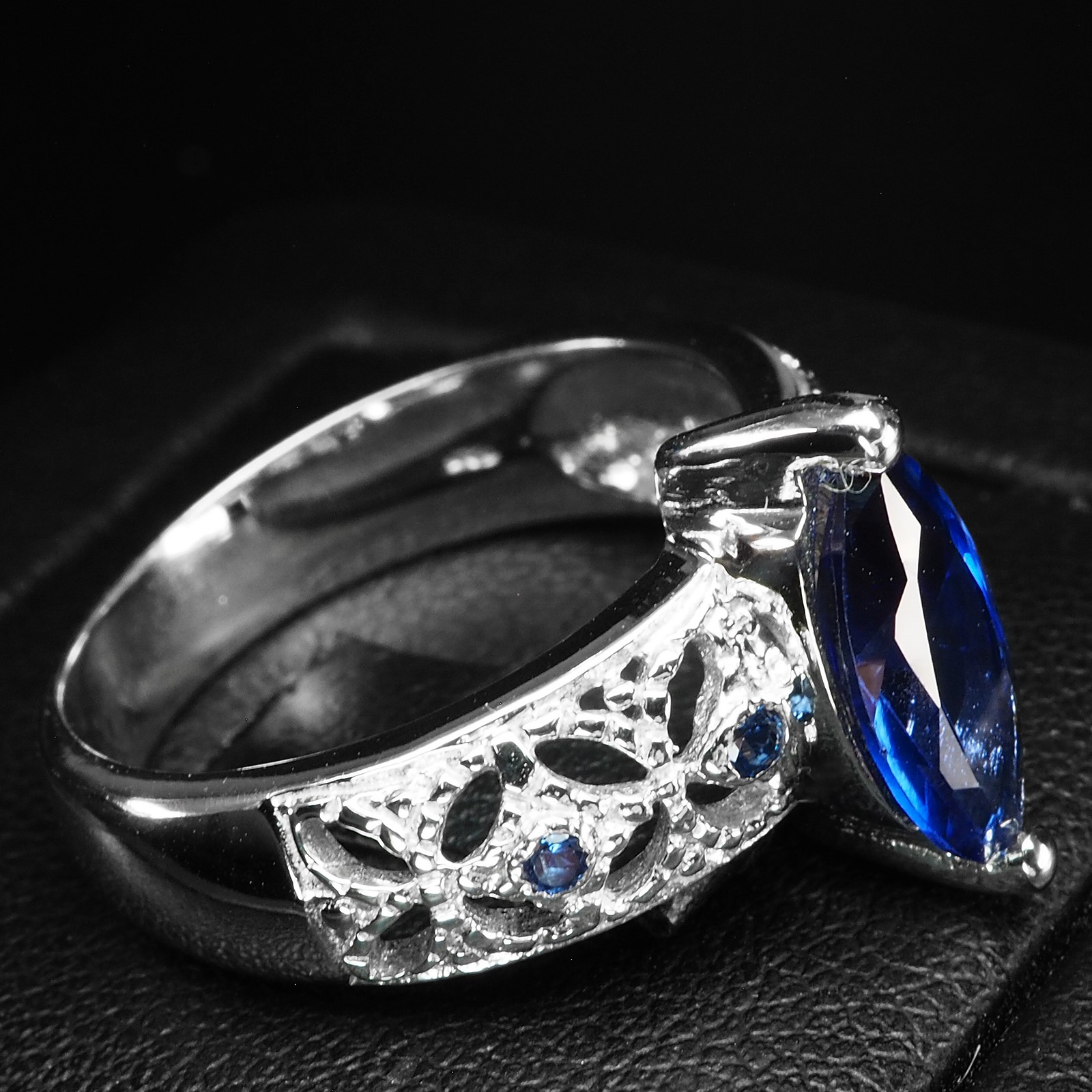 Vibrant Royal Blue Sapphire Marquise 2.10Ct 925 Sterling Silver White Gold Rings