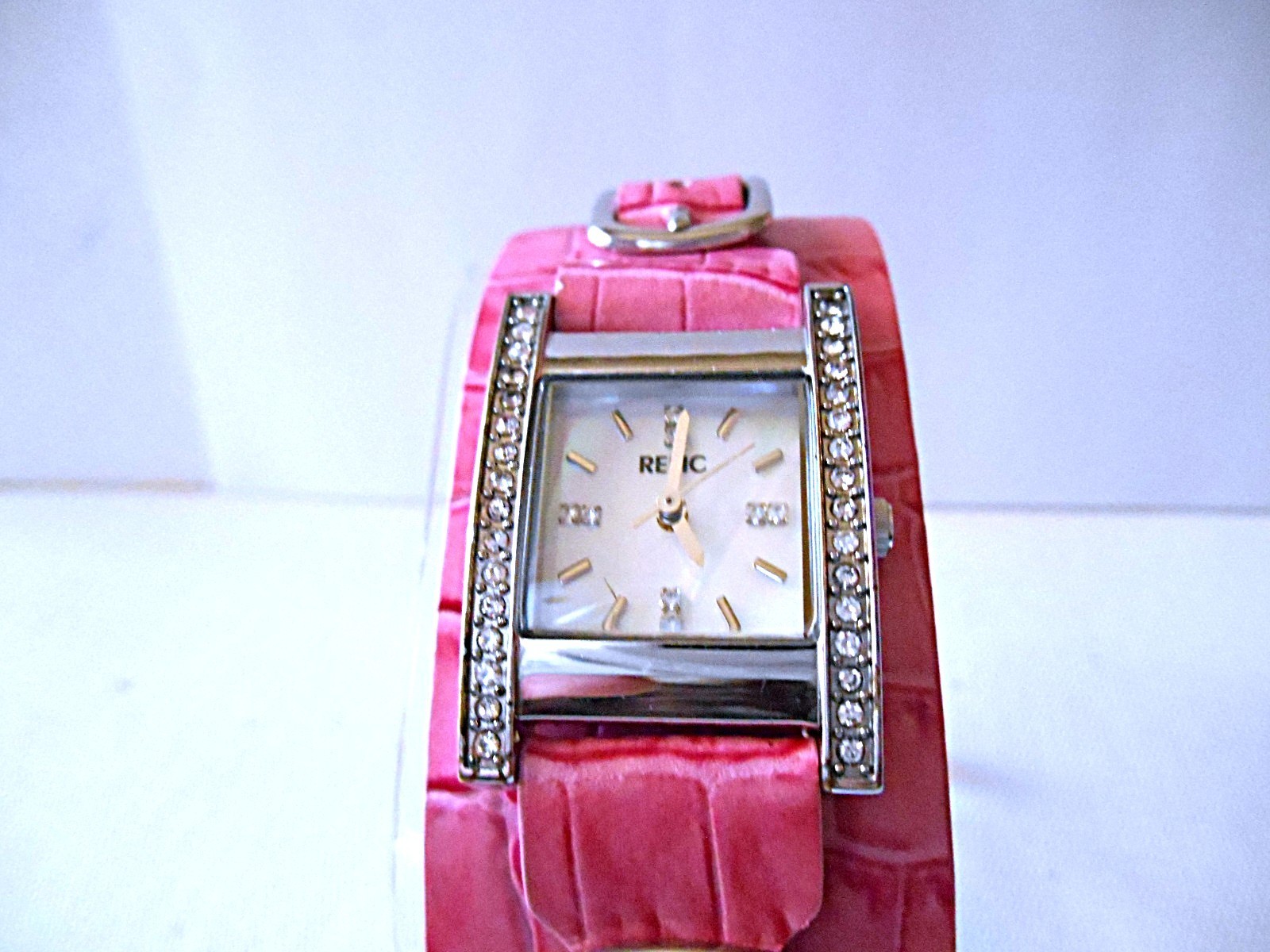 RELIC Silvertone & Pink Band – Rhinetone Bezel Watch – New Battery