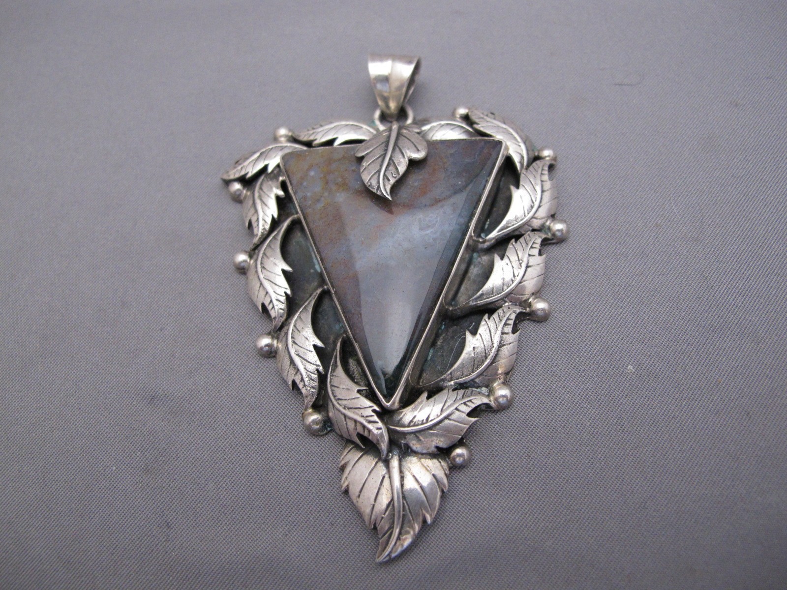 Fine LARGE Triangular Sterling AGATE PENDANT w/LEAF BORDER-Impressive! 3 1/4 In