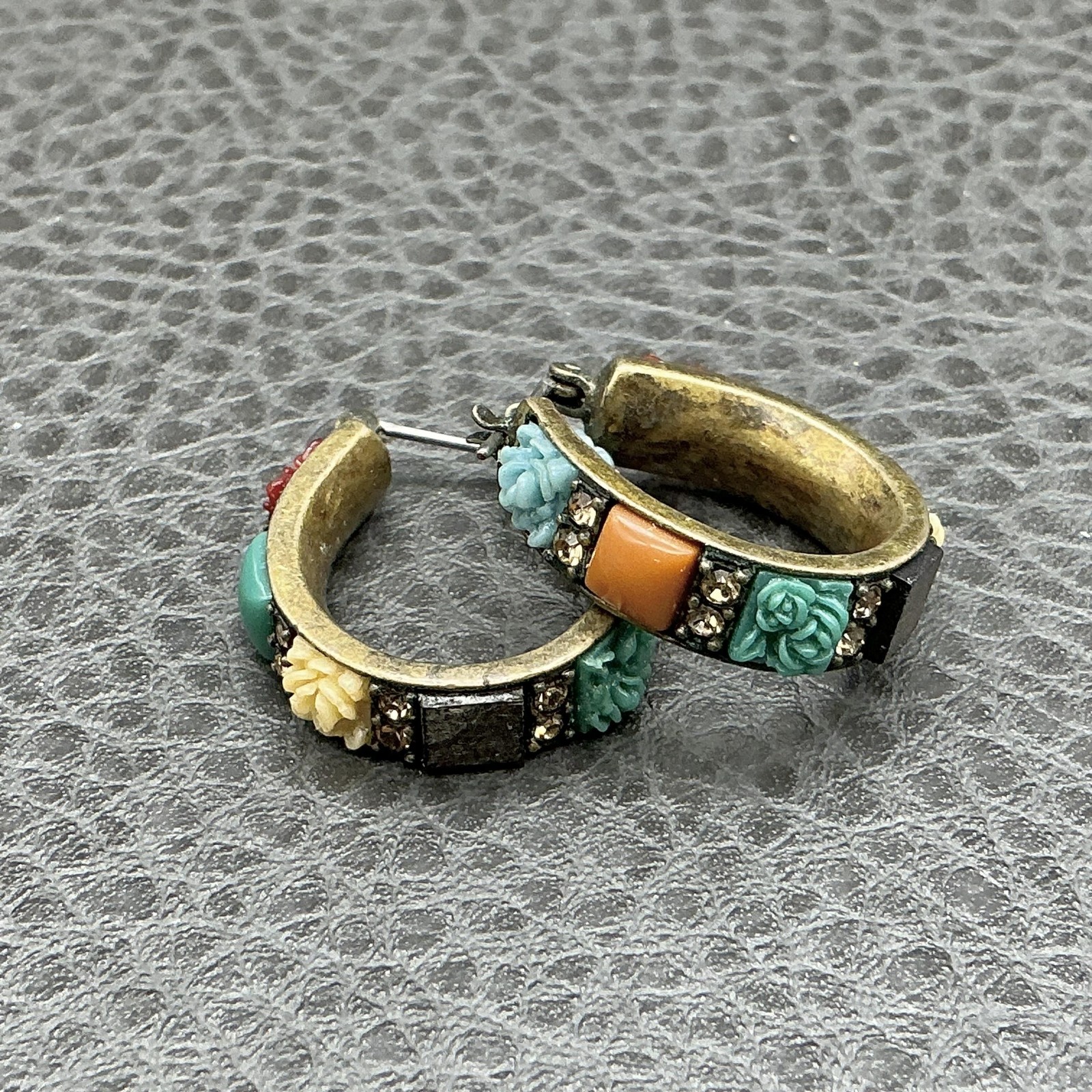 Liz Claiborne Multicolor Floral Carved Resin Rhinestone Hoop Earrings Brass Tone