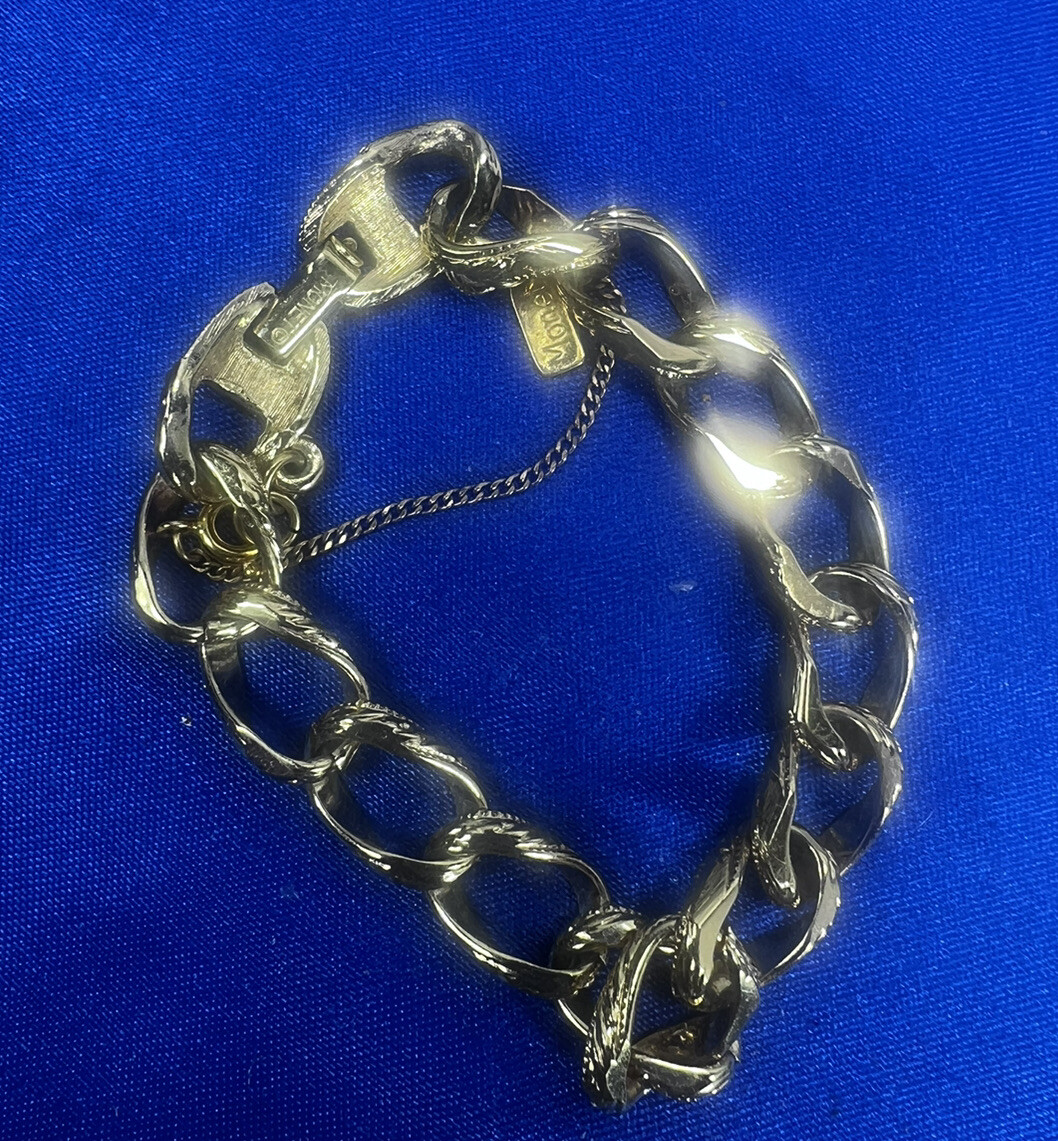 VTG MONET Bracelet Textured Open Link Chain Gold Tone With Safety Chain C670