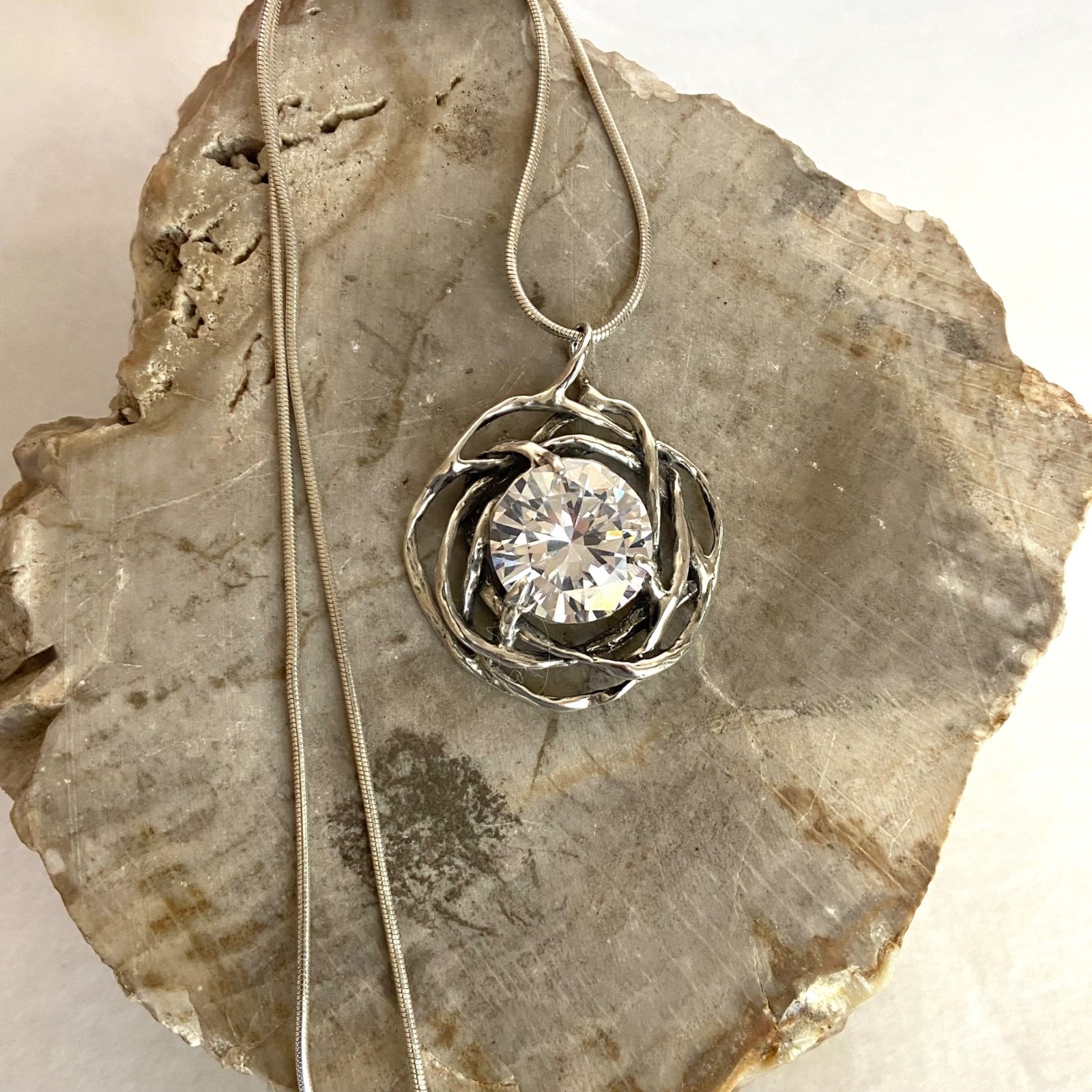 Sterling Silver 925 PZ Israel Large Round Modernist Pendant Necklace 18″